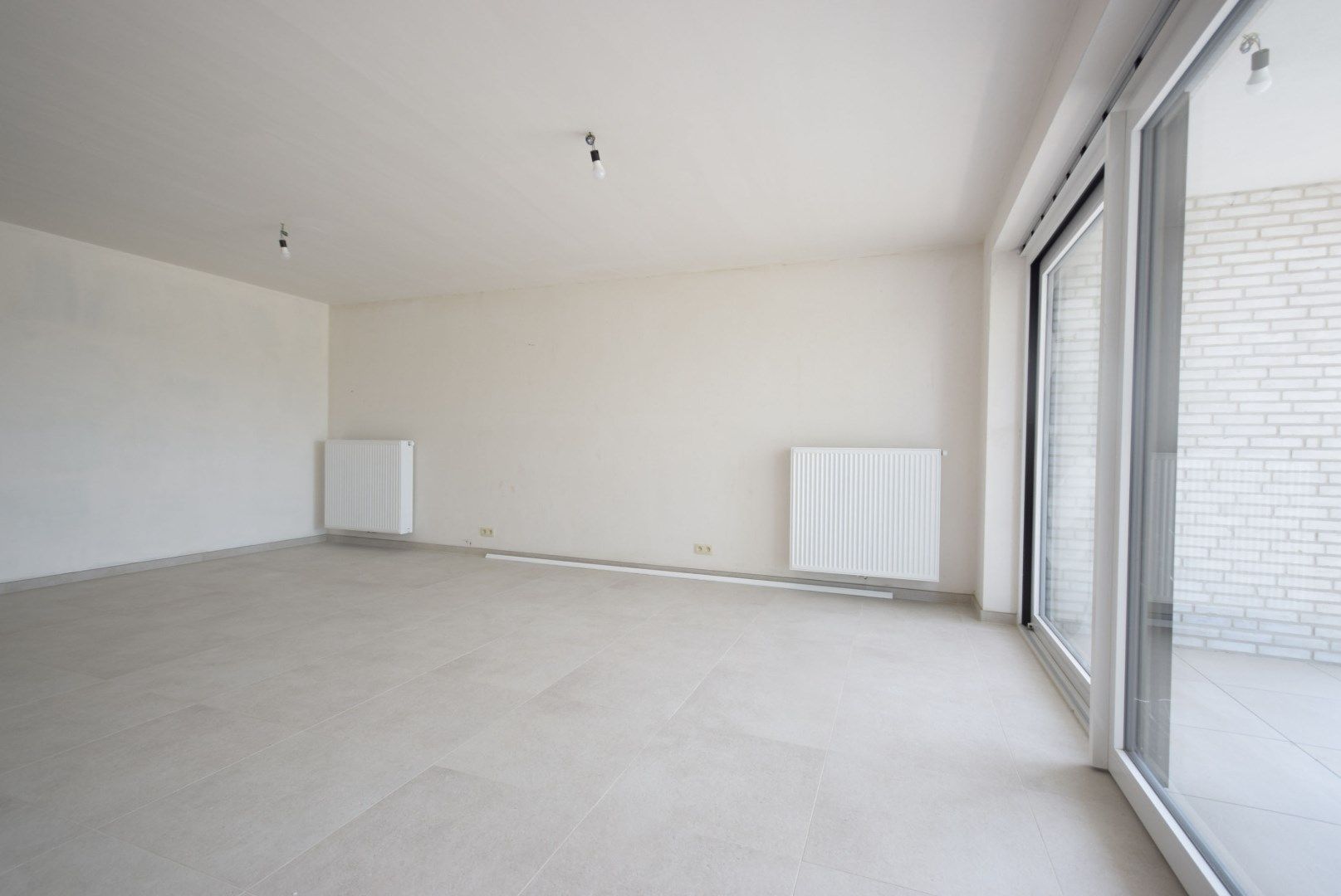 NIEUWBOUWAPPARTEMENT MET TWEE SLAAPKAMERS EN TERRAS foto 2