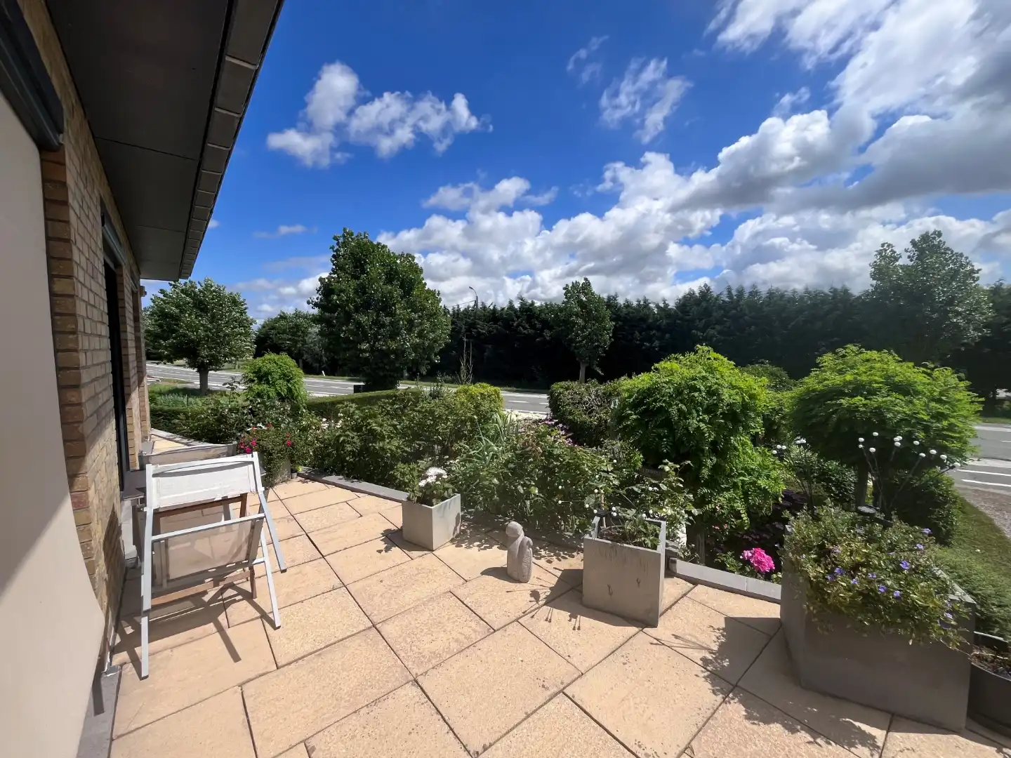 Ruime en zongerichte woning te koop te Wulpen. foto 15