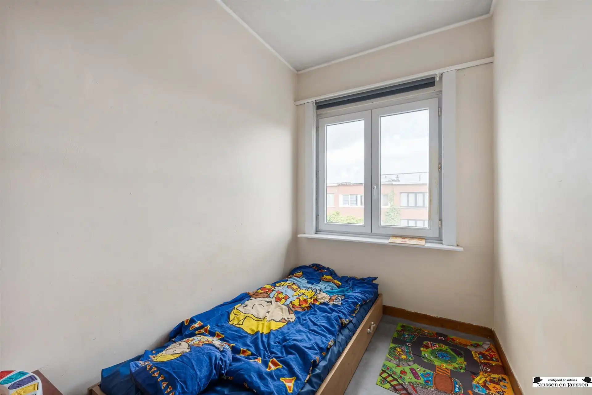 Op te frissen appartement met twee slaapkamers foto 11