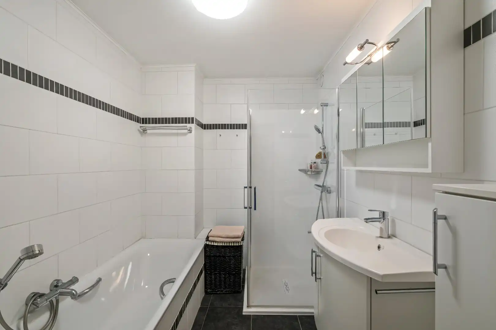 Ruim appartement + GARAGEBOX foto 17