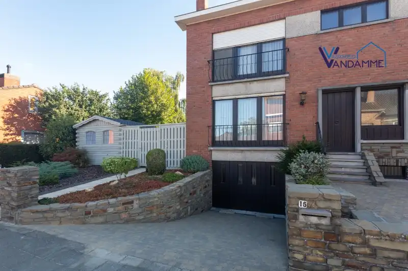 Verzorgde halfopen woning met 3 slaapkamers, tuin en ruime garage op een totale grondoppervlakte van 393m². foto 18