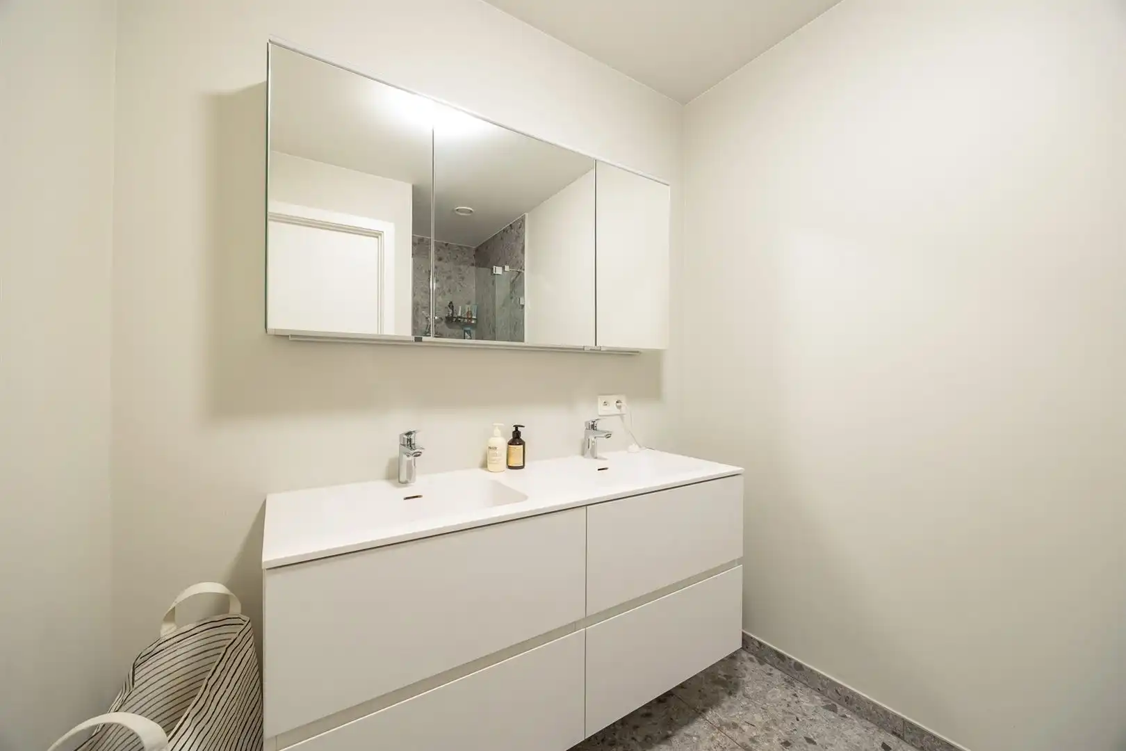 Modern wonen op het eilandje tussen stad en rust foto 13