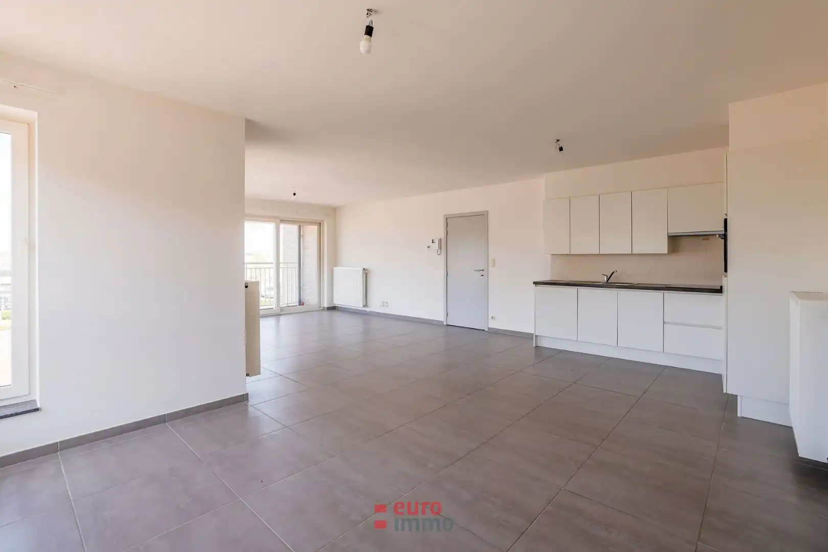 Lichtrijk hoekappartement op topligging aan de kaai in Nieuwpoort-Stad! foto 8