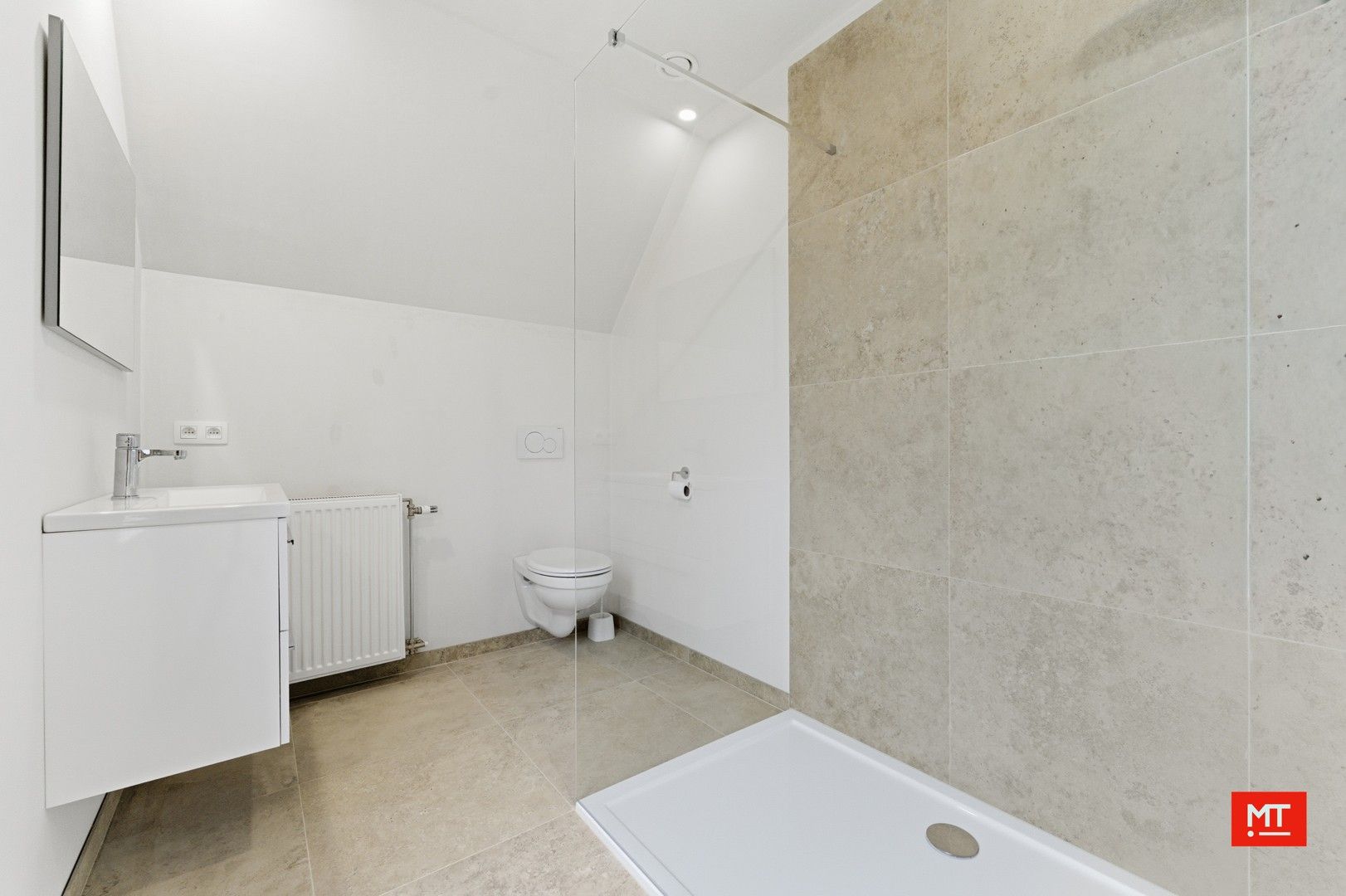 Landelijke, gerenoveerde woning met 3 slaapkamers en tuin in het rustige Poelkapelle foto 10