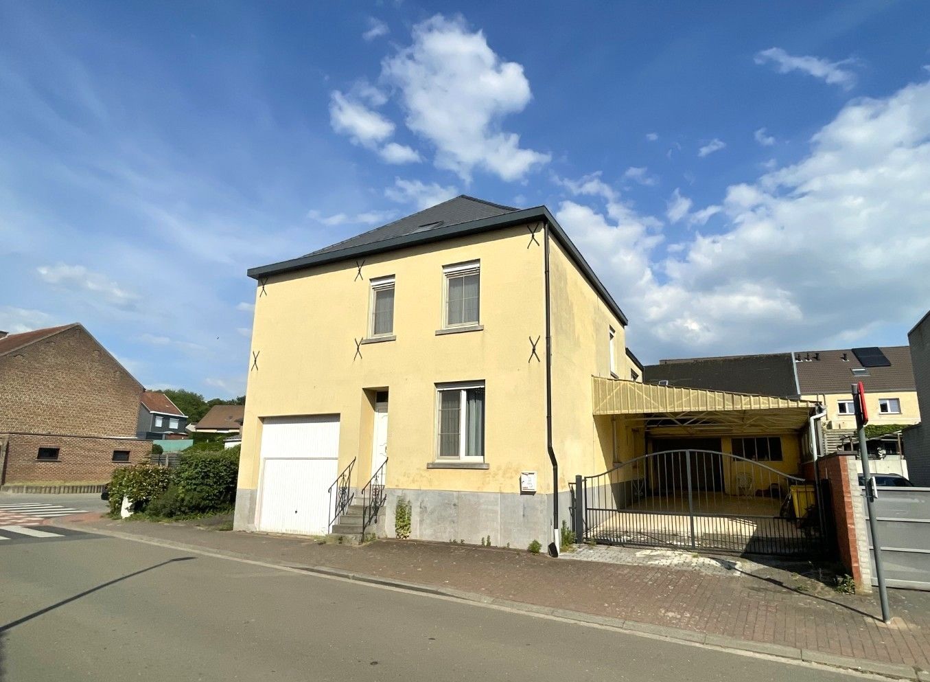 Hoofdfoto van de publicatie: Te renoveren woning met karakter en potentieel in Bertem