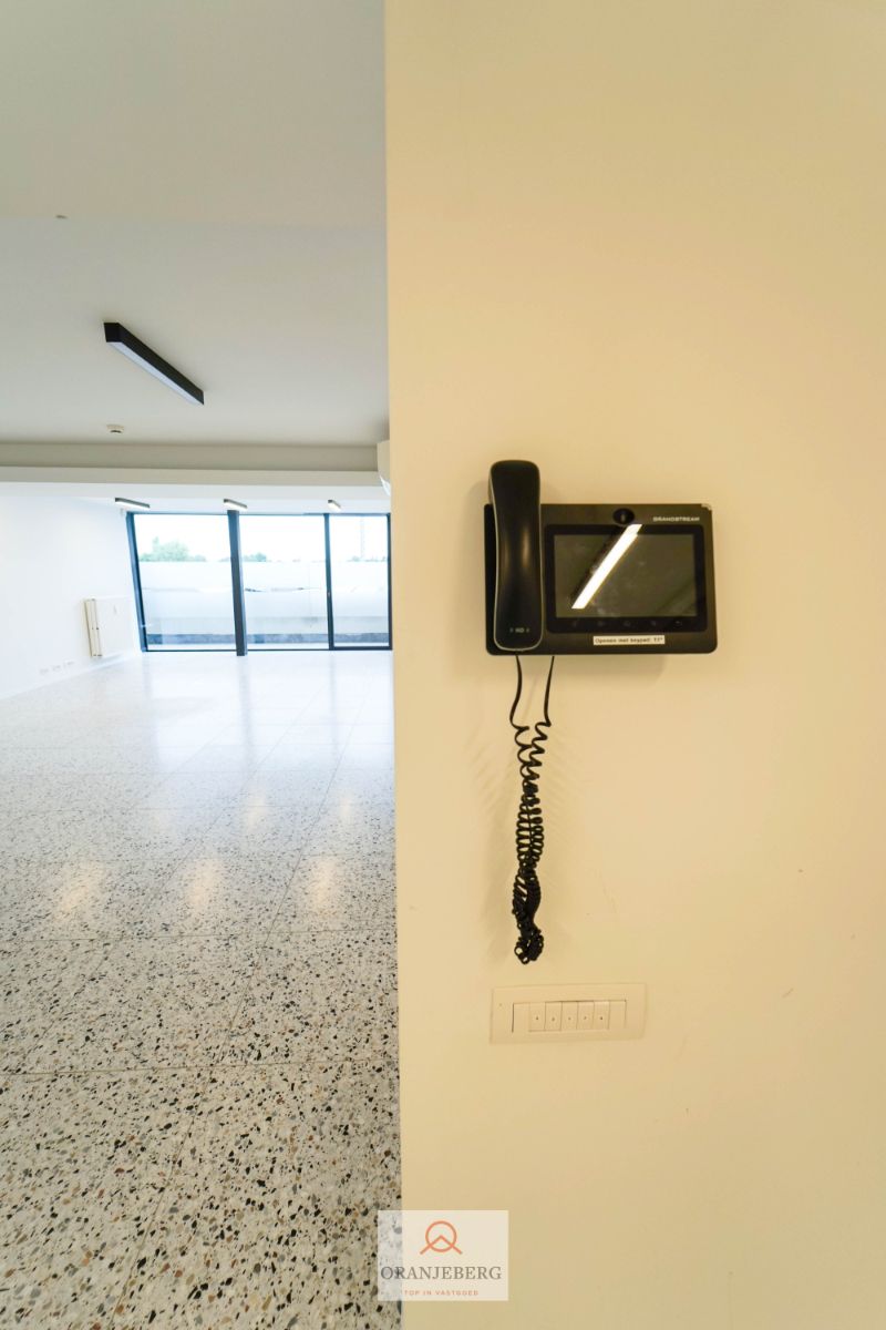Moderne kantoorruimte (100m²) te huur in Nazareth aan N60 foto 14