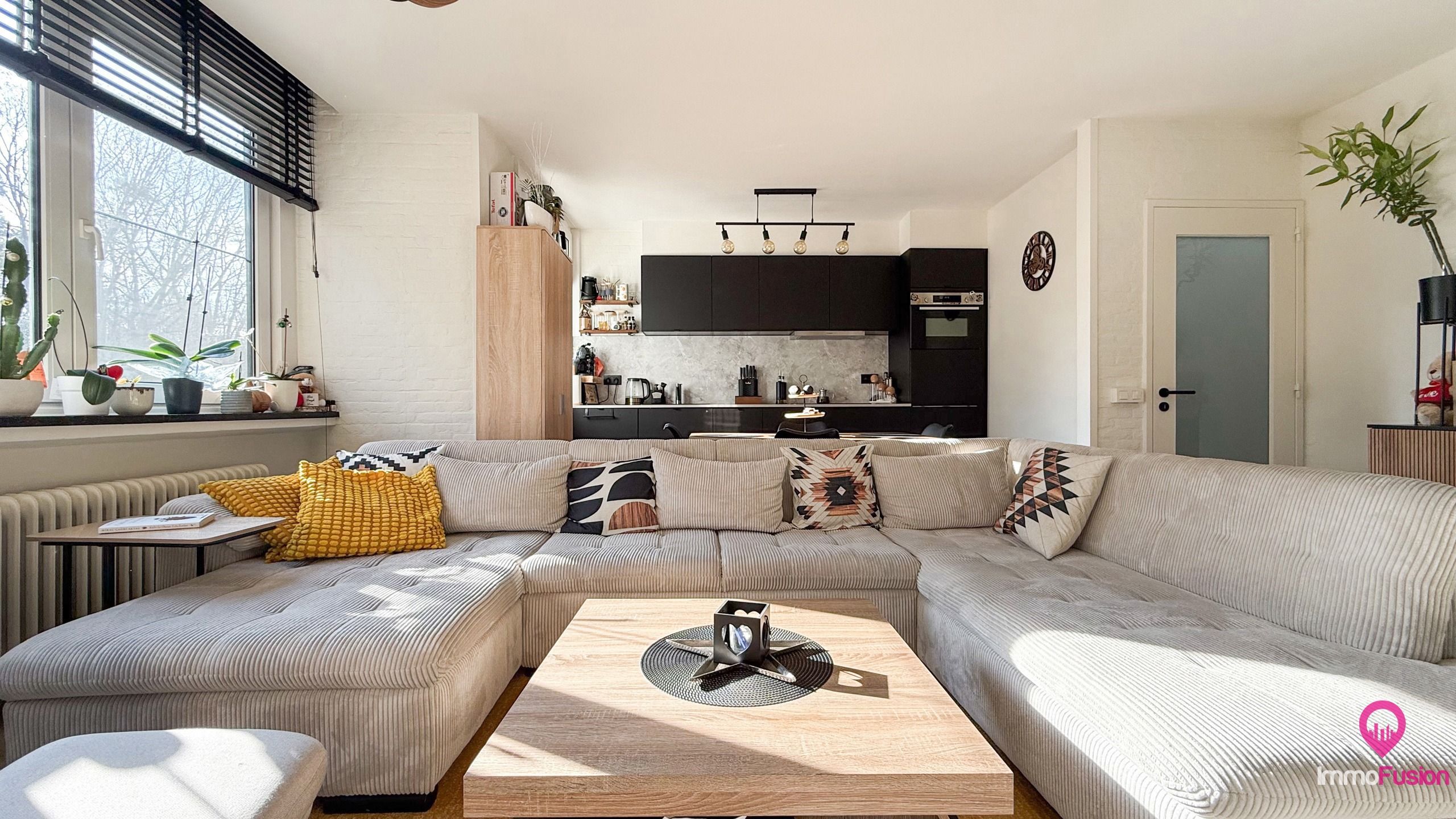 Ruim instapklaar Duplex appartement met 2slpks en goede EPC! foto 2