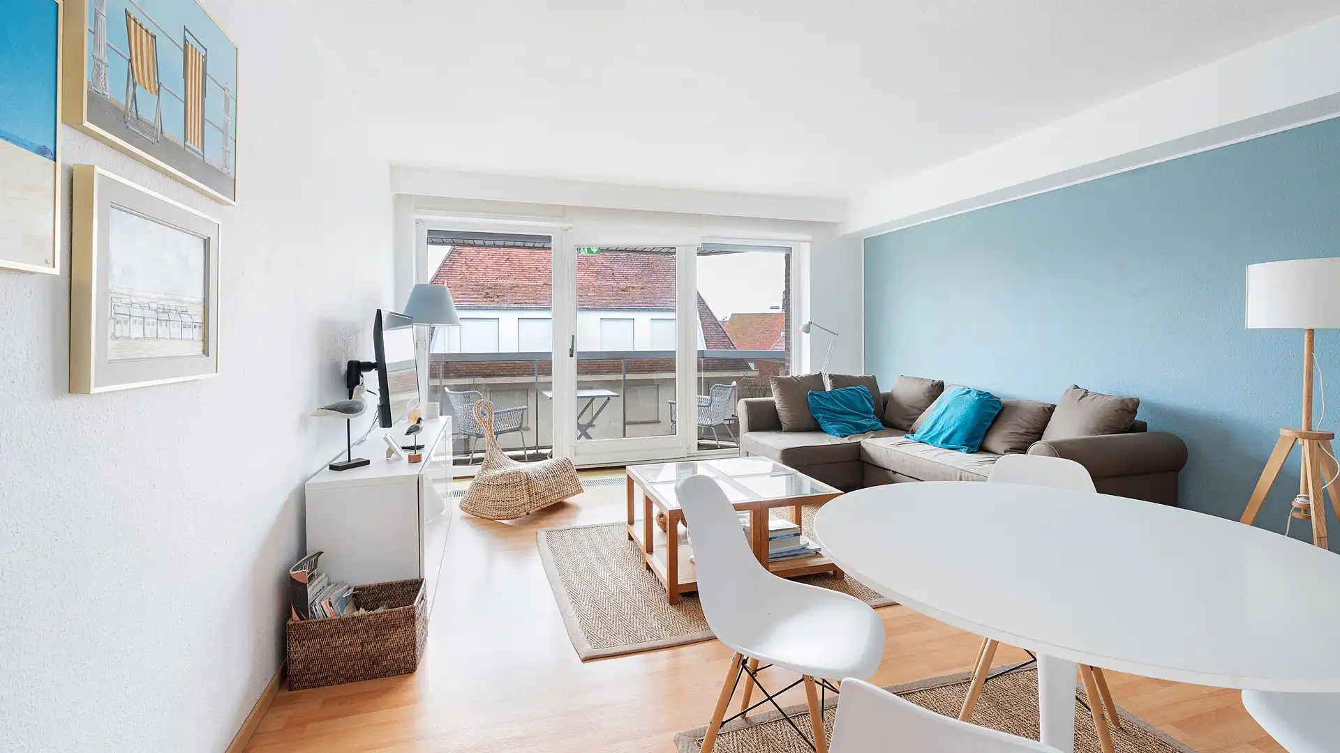 Zonnig 1-slaapkamerappartement met ruim terras en open zicht foto {{pictureIndex}}