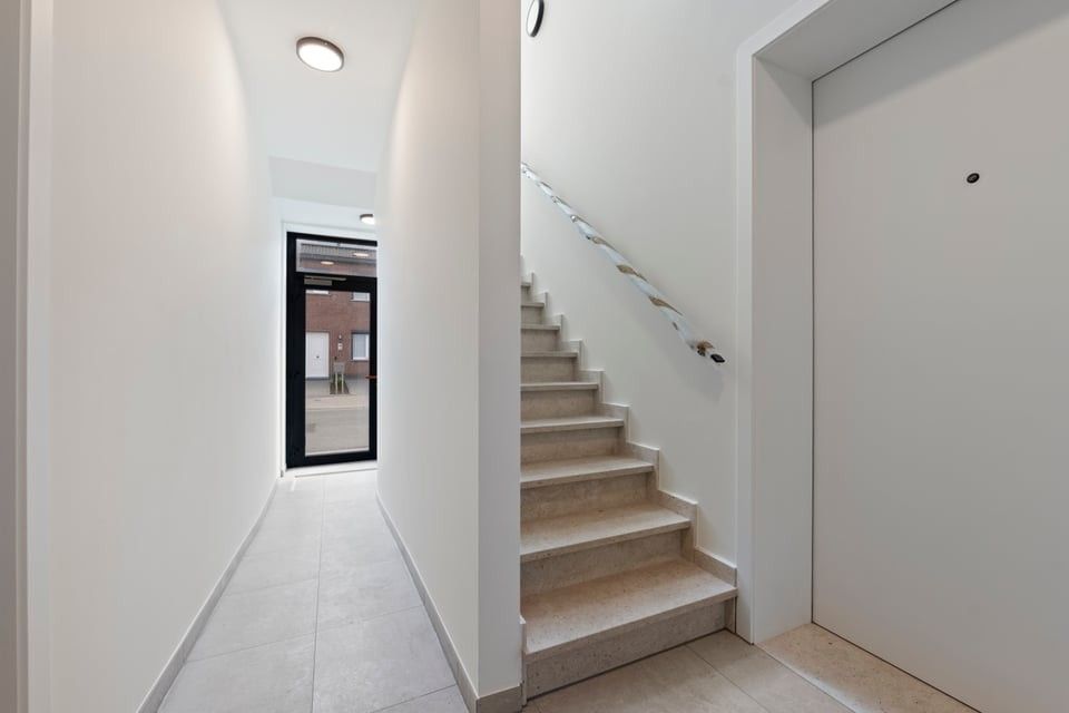 NIEUWBOUWAPPARTEMENT MET ONDERGRONDSE STAANPLAATS TE HUUR IN SINT-TRUIDEN foto 3