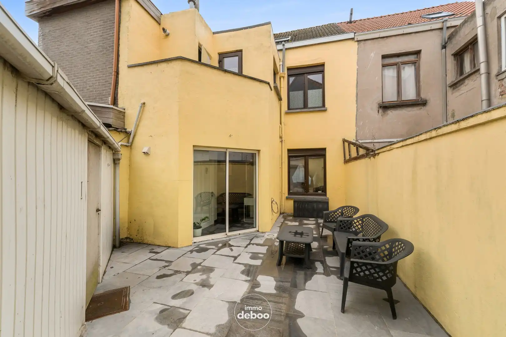 Verzorgde rijwoning met ruime garage foto 4
