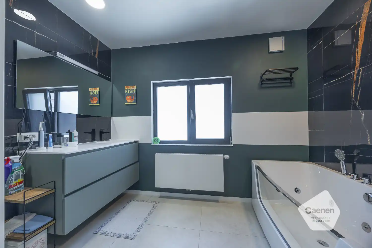 Ruim gerenoveerd drie slaapkamer appartement nabij centrum Oostende foto 17