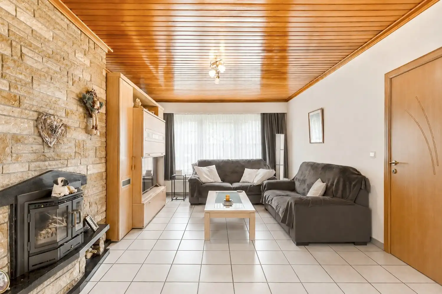 Zeer goed onderhouden en instapklare woning met drie slaapkamers, gezellige stadstuin en achter gelegen garage te Wijgmaal ! foto 6