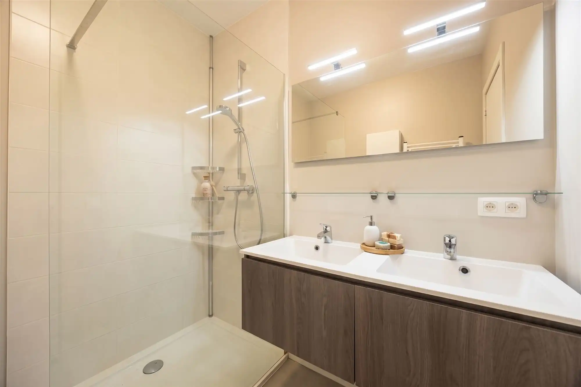 Appartement met 2 terrassen en staanplaats op TOPlocatie foto 5