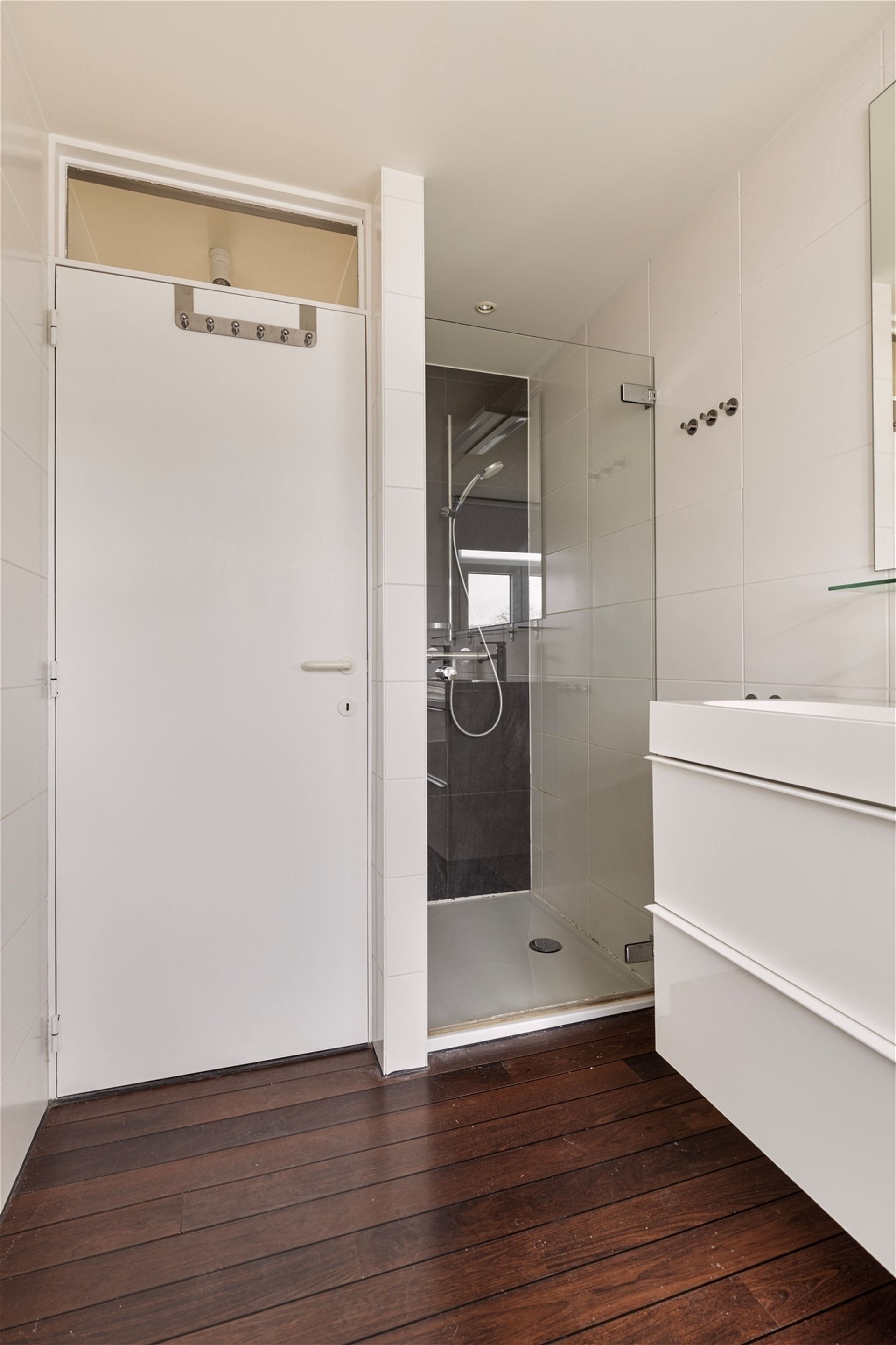 Karaktervolle woning met twee aparte woonunits foto 28