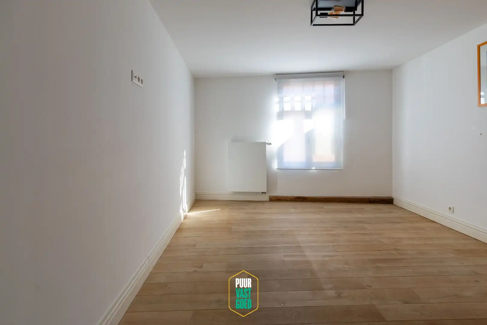 Prachtig gerestaureerde hoekwoning met dubbele garage bij 't Zand foto 19