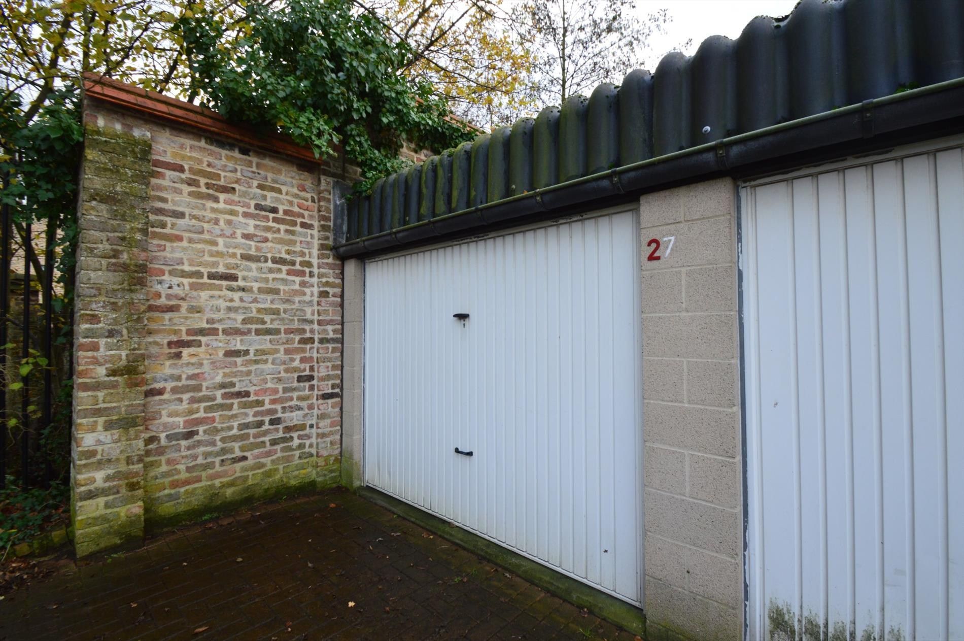 Gesloten garagebox in garagecomplex! foto 3