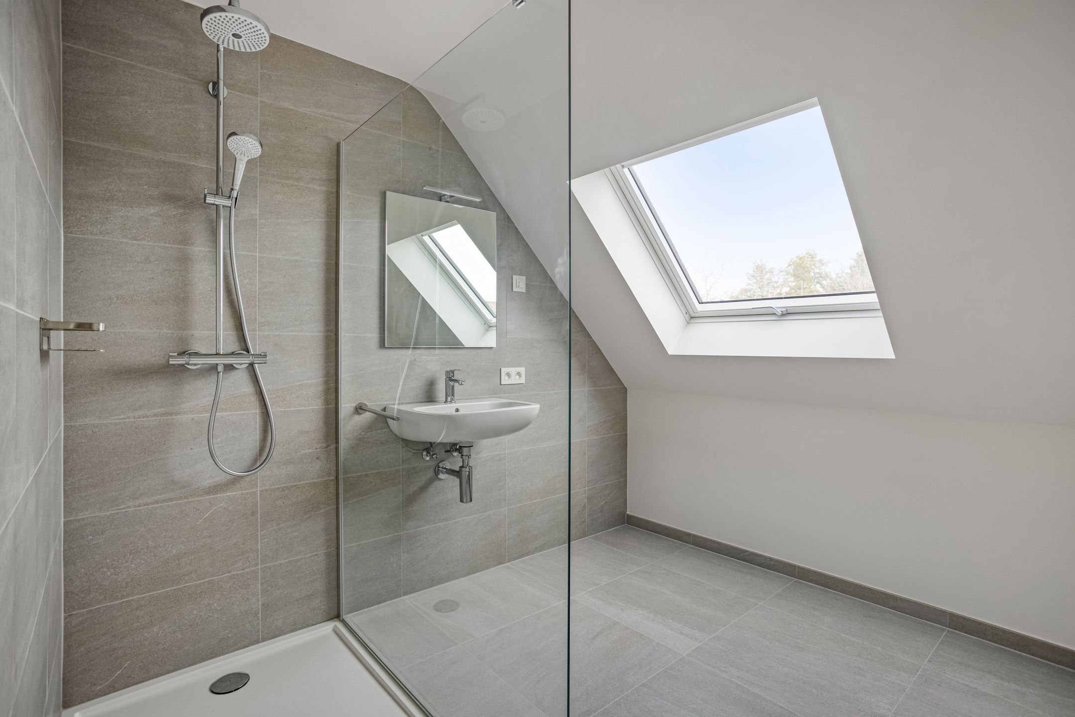 BEN woning met 4 slaapkamers, 2 badkamers, tuin & kelder foto 19