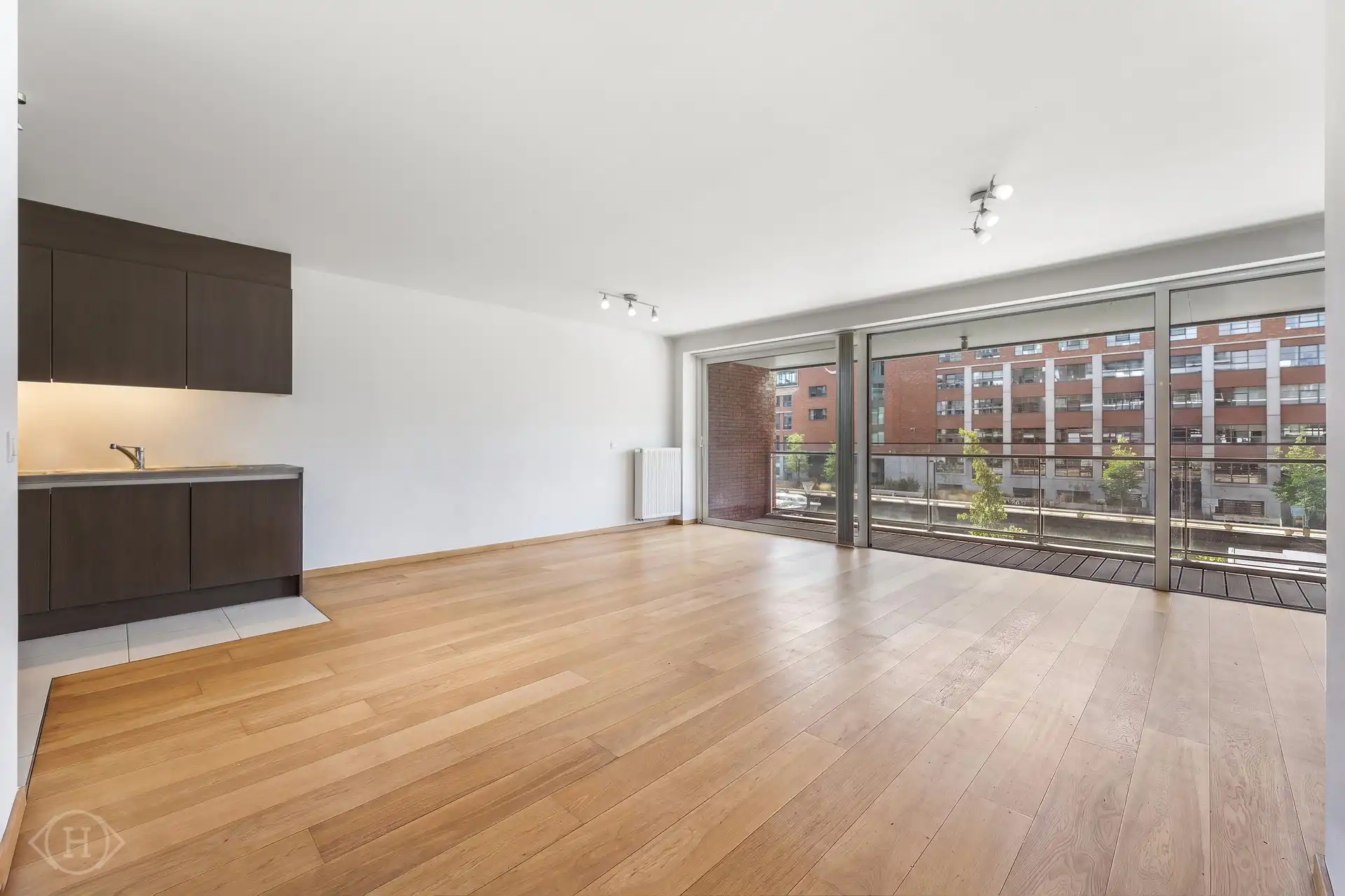Lichtrijk 1-slaapkamerappartement aan de Vaartkom foto {{pictureIndex}}