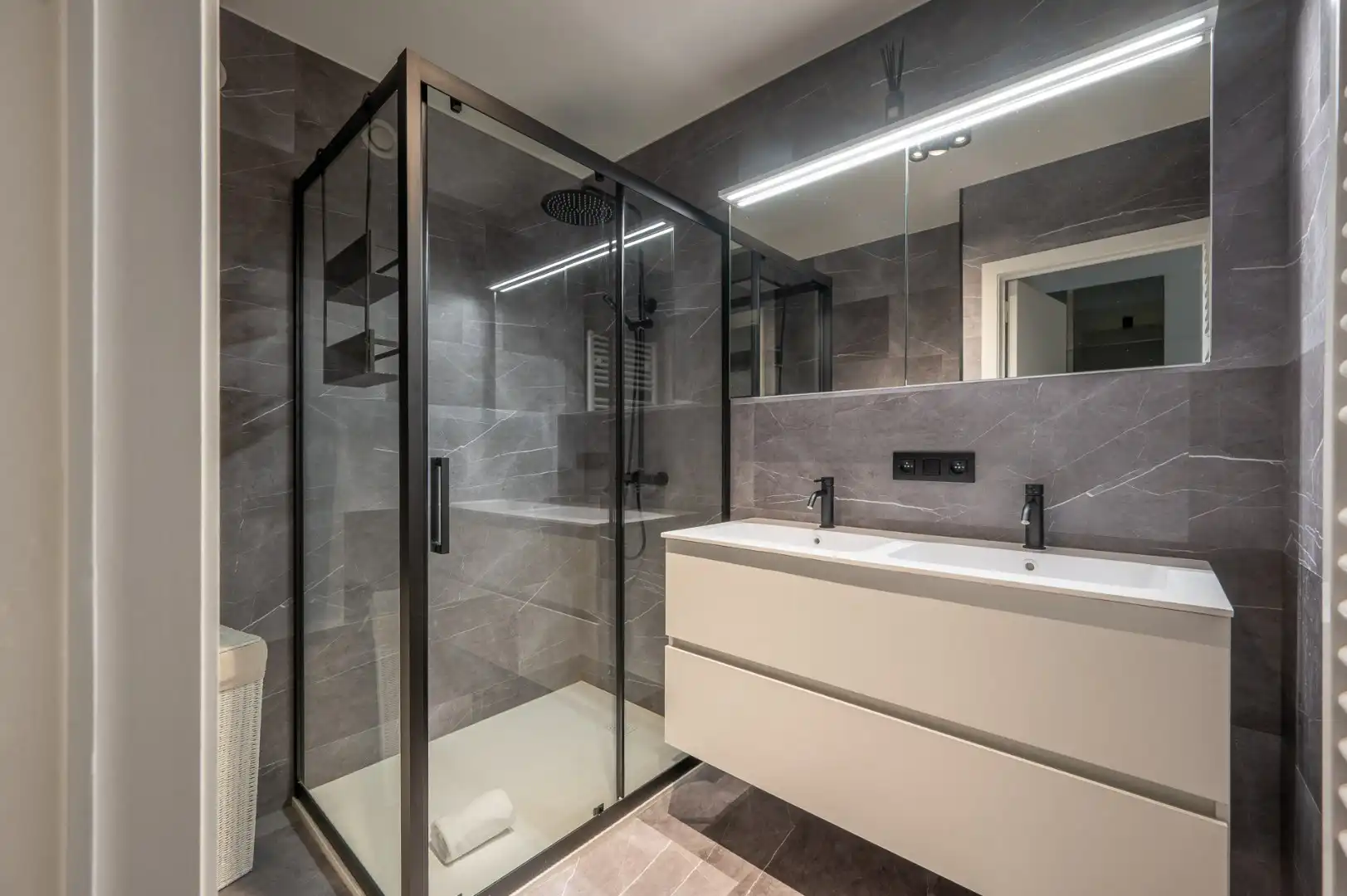 Gerenoveerd appartement op topligging aan de Lippenslaan foto 13