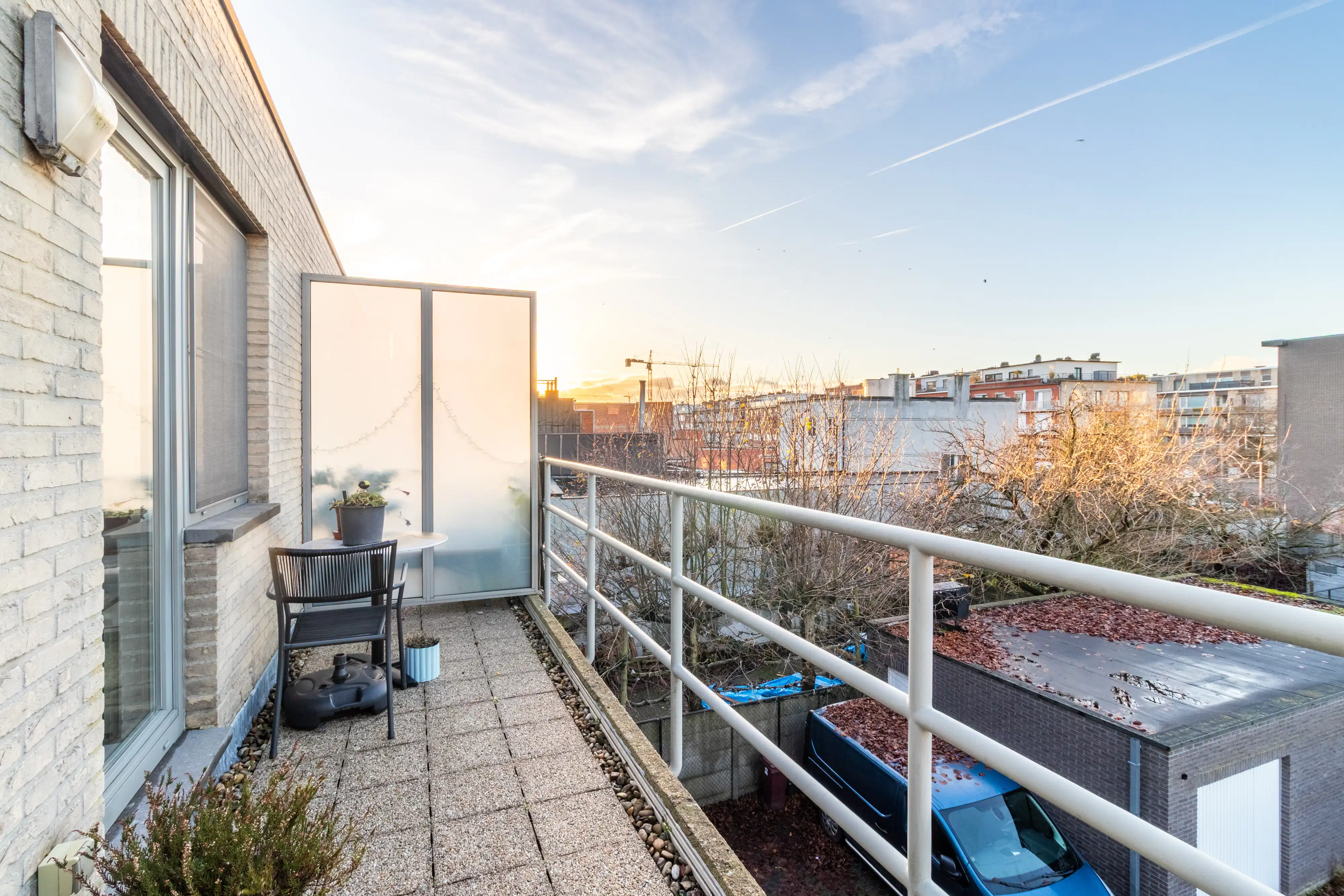 Licht appartement met twee terrassen en autostaanplaats foto 15