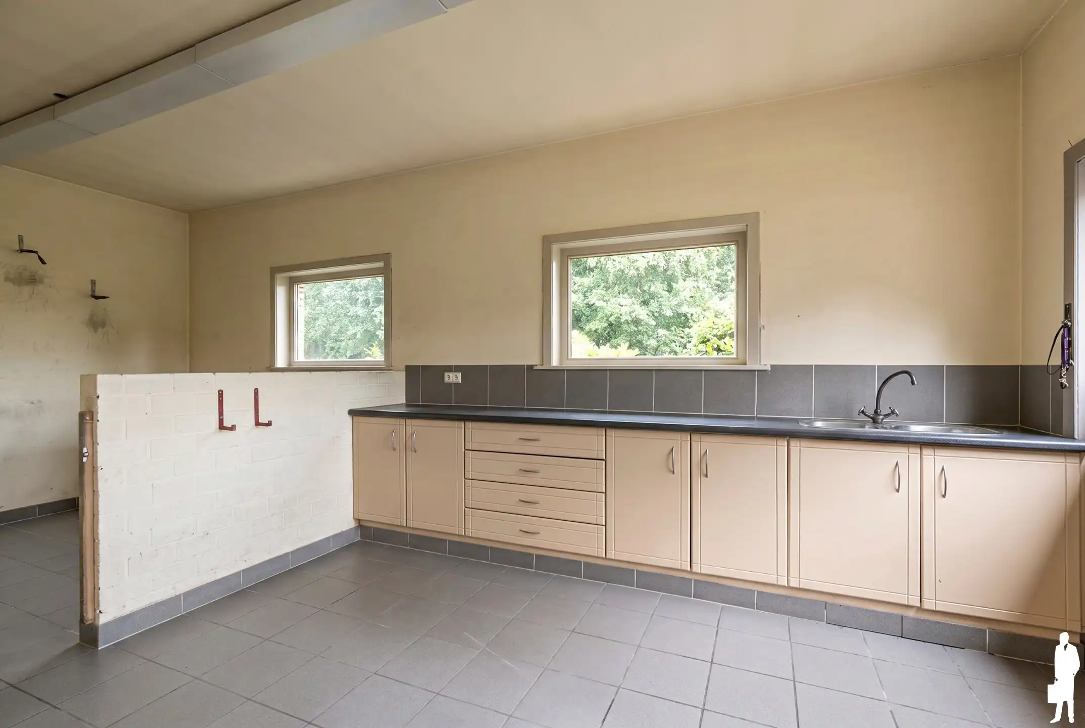 Ruime woning met 5 slpk. op ca. 16 are; uniek, groen gelegen foto 22