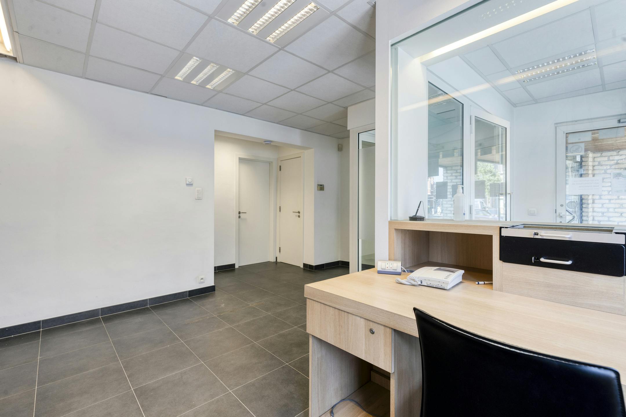 Prachtig woon- en handelspand te koop te centrum Eernegem foto 33