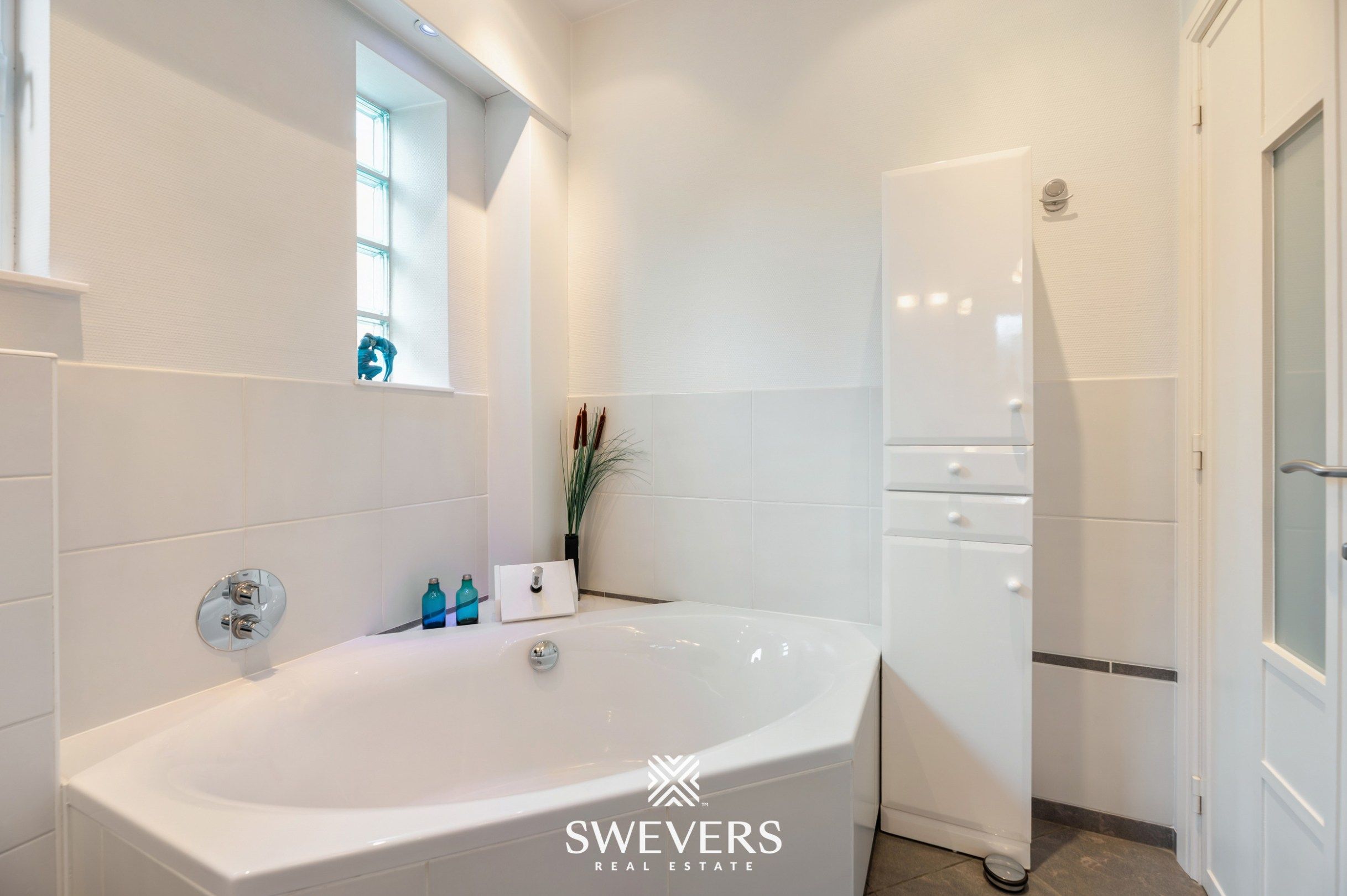 Instapklare gezinswoning op 11are 30ca in centrum Beringen foto 15