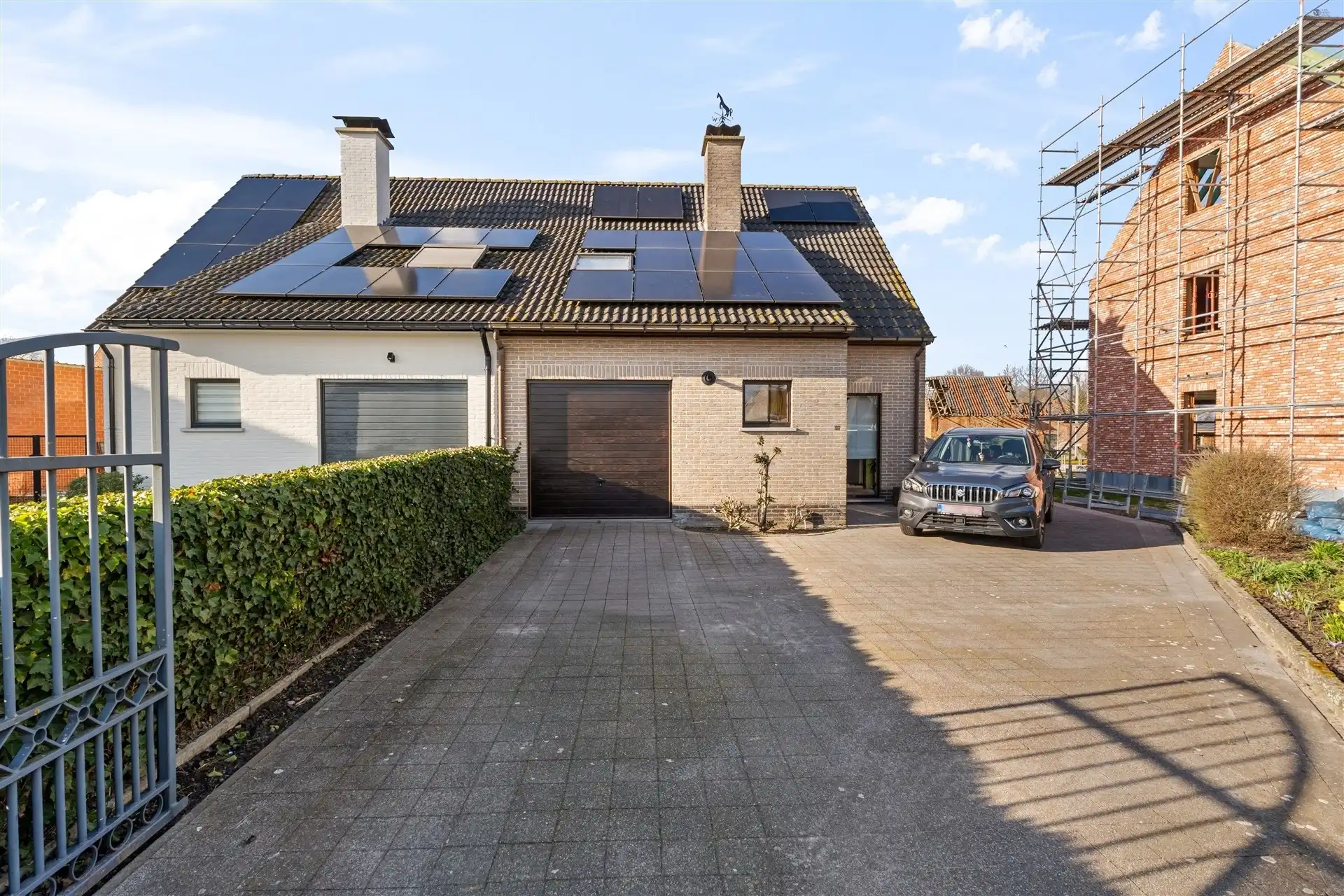 Goed onderhouden HOB met 3 slaapkamers op een ruim perceel foto 4