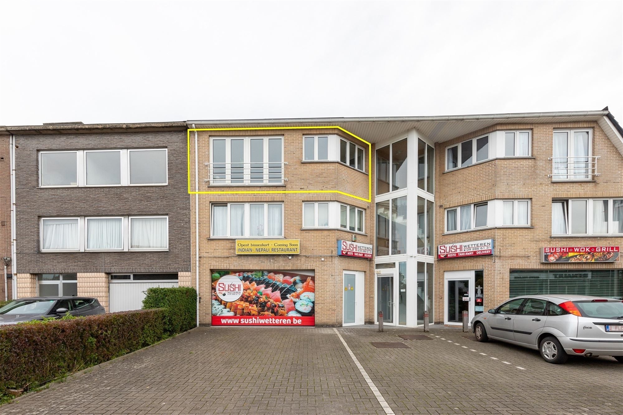 Fijn instap-klaar twee slaapkamer appartement in Wetteren centrum foto 2