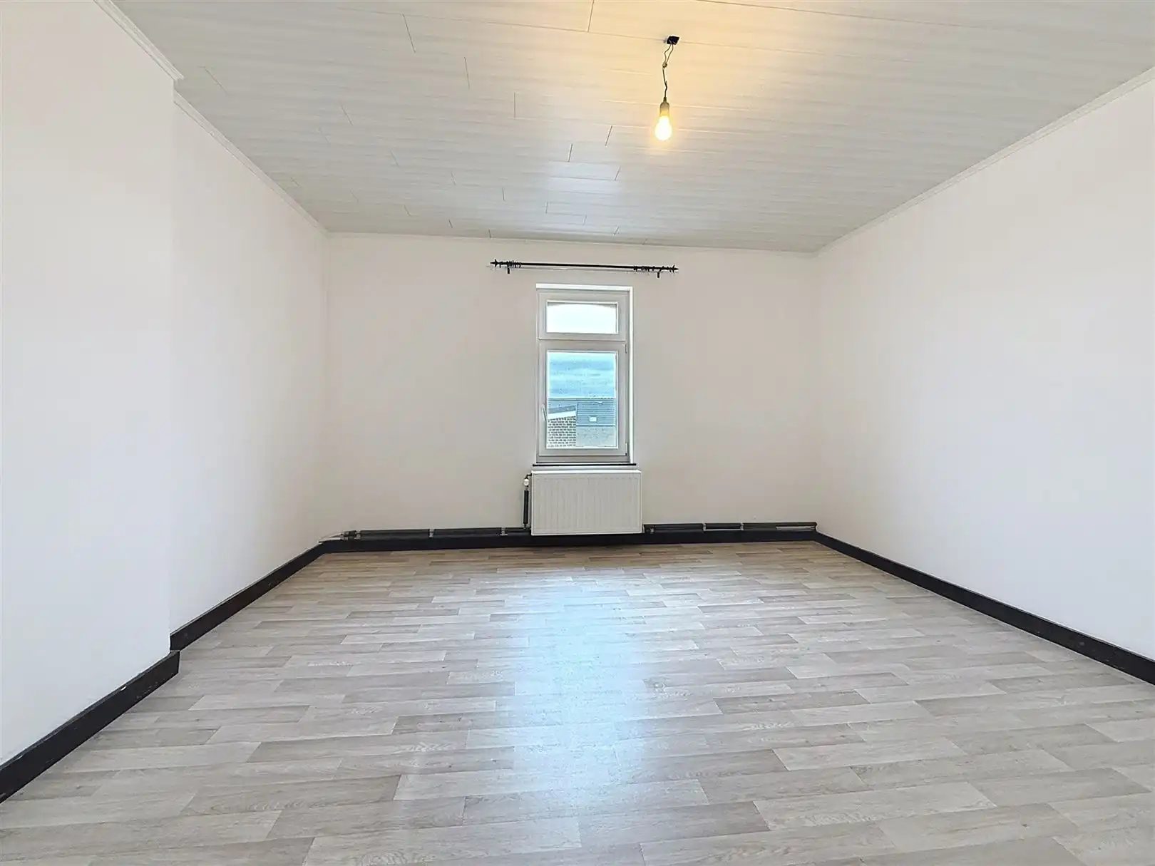 Ruime woning met 4 slpks en verhuurde studio + tuin foto 20