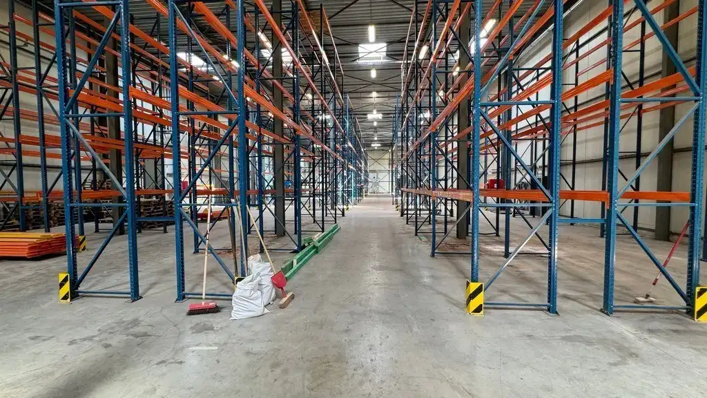 Logistiek bedrijfspand te huur in industriezone te Malle foto 15