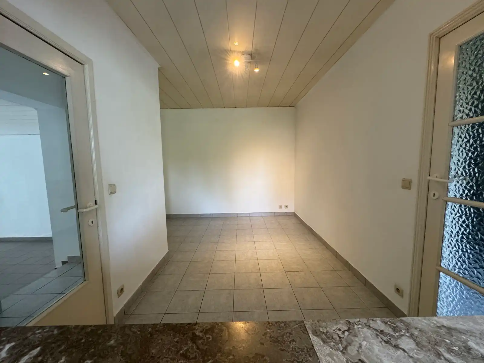 Commercieel gelijkvloers gelegen in het centrum foto 5