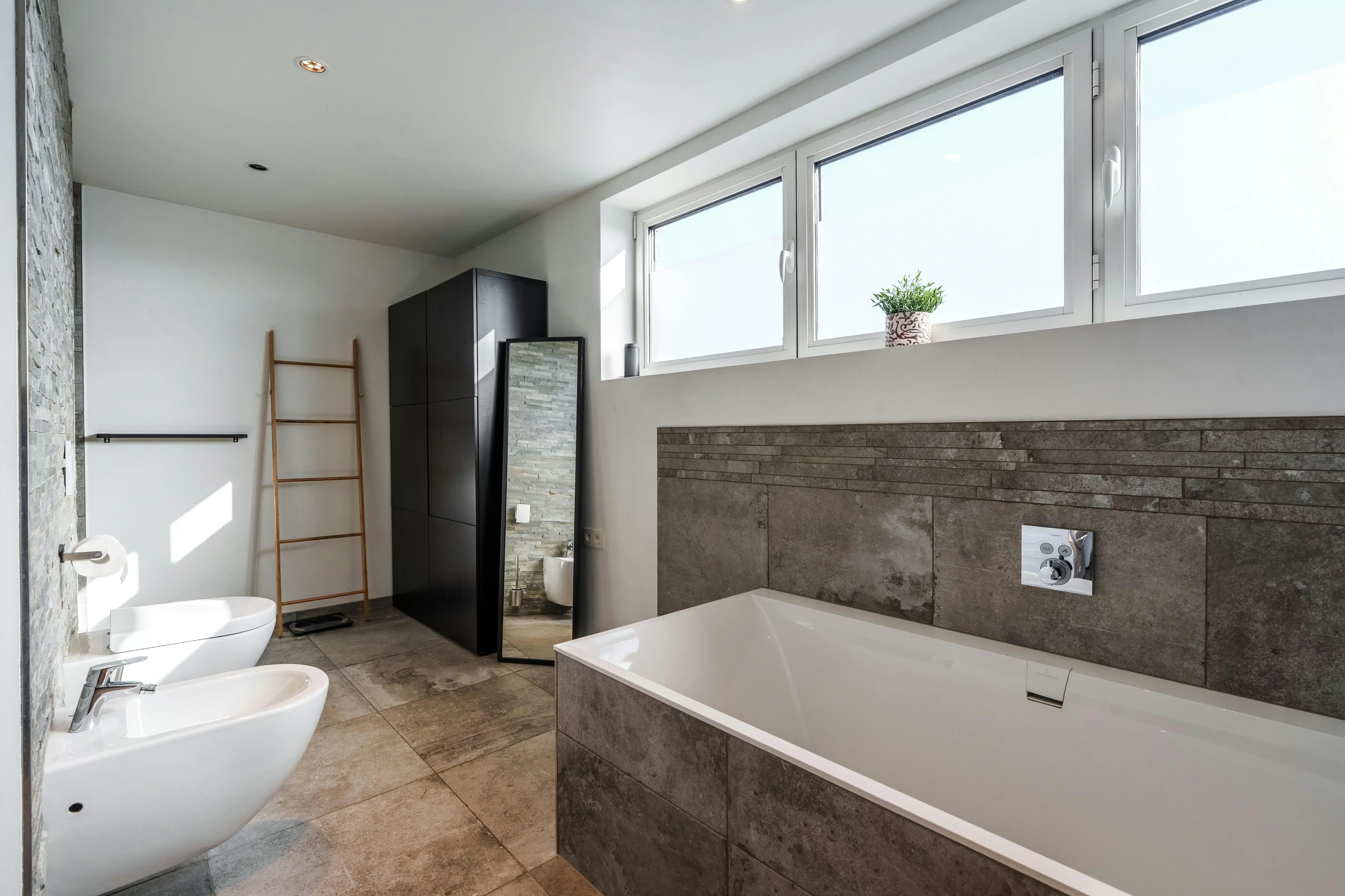 Kwalitatief huis te koop met 5 slaapkamers en garage in Ieper  foto 22