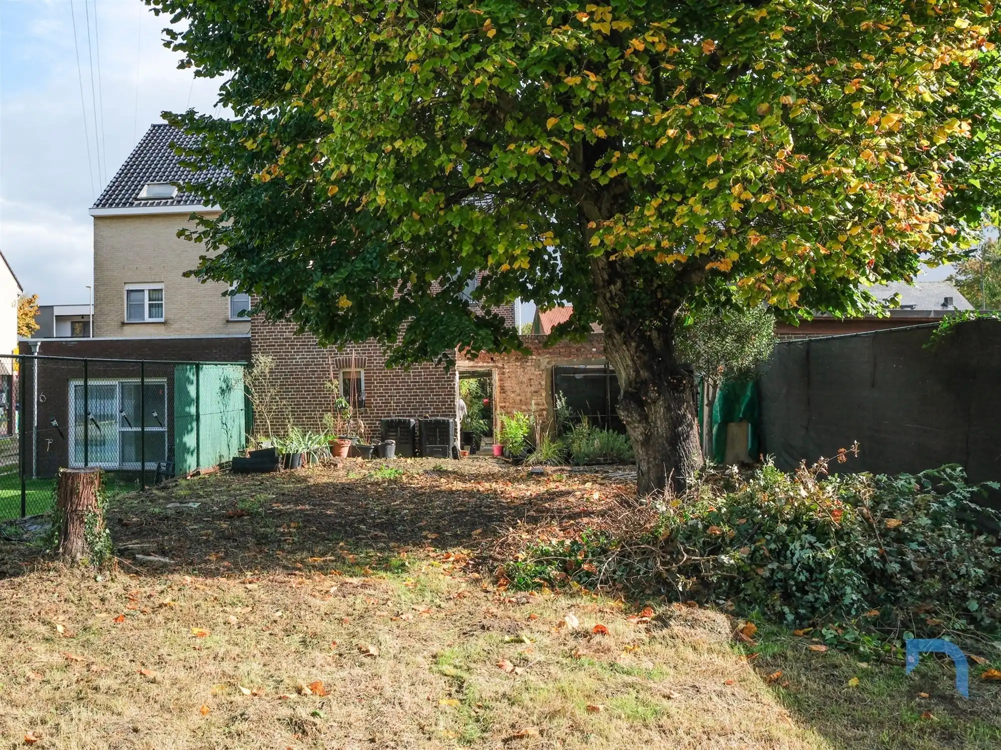 Woning op toplocatie met grote tuin foto 21