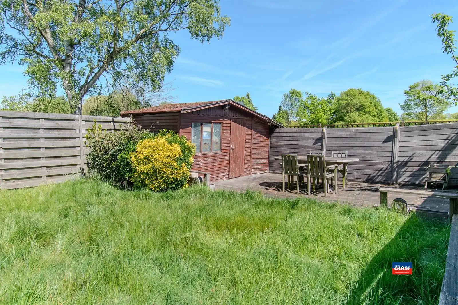 HOB met drie slaapkamers, garage en tuin foto 8