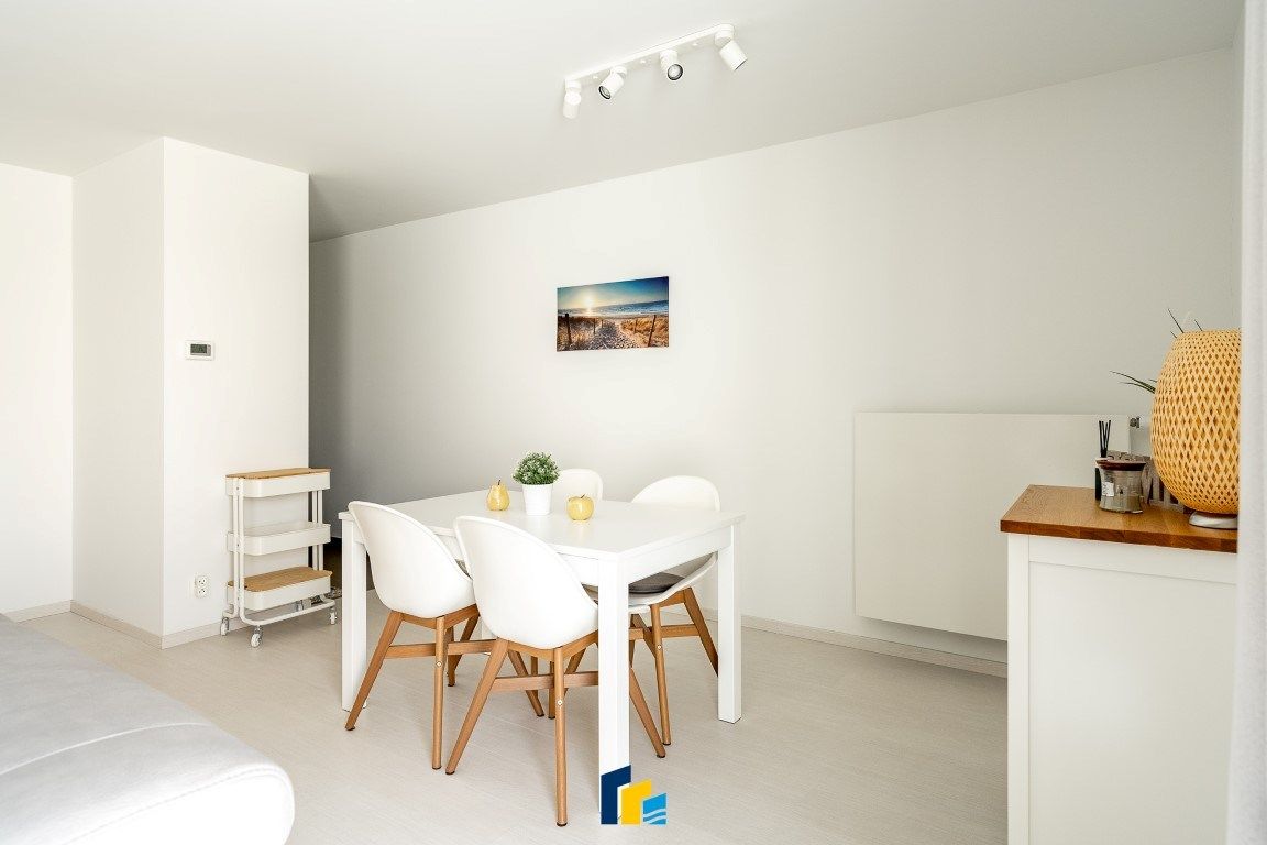 Stijlvolle studio met balkon in rustige setting foto 5