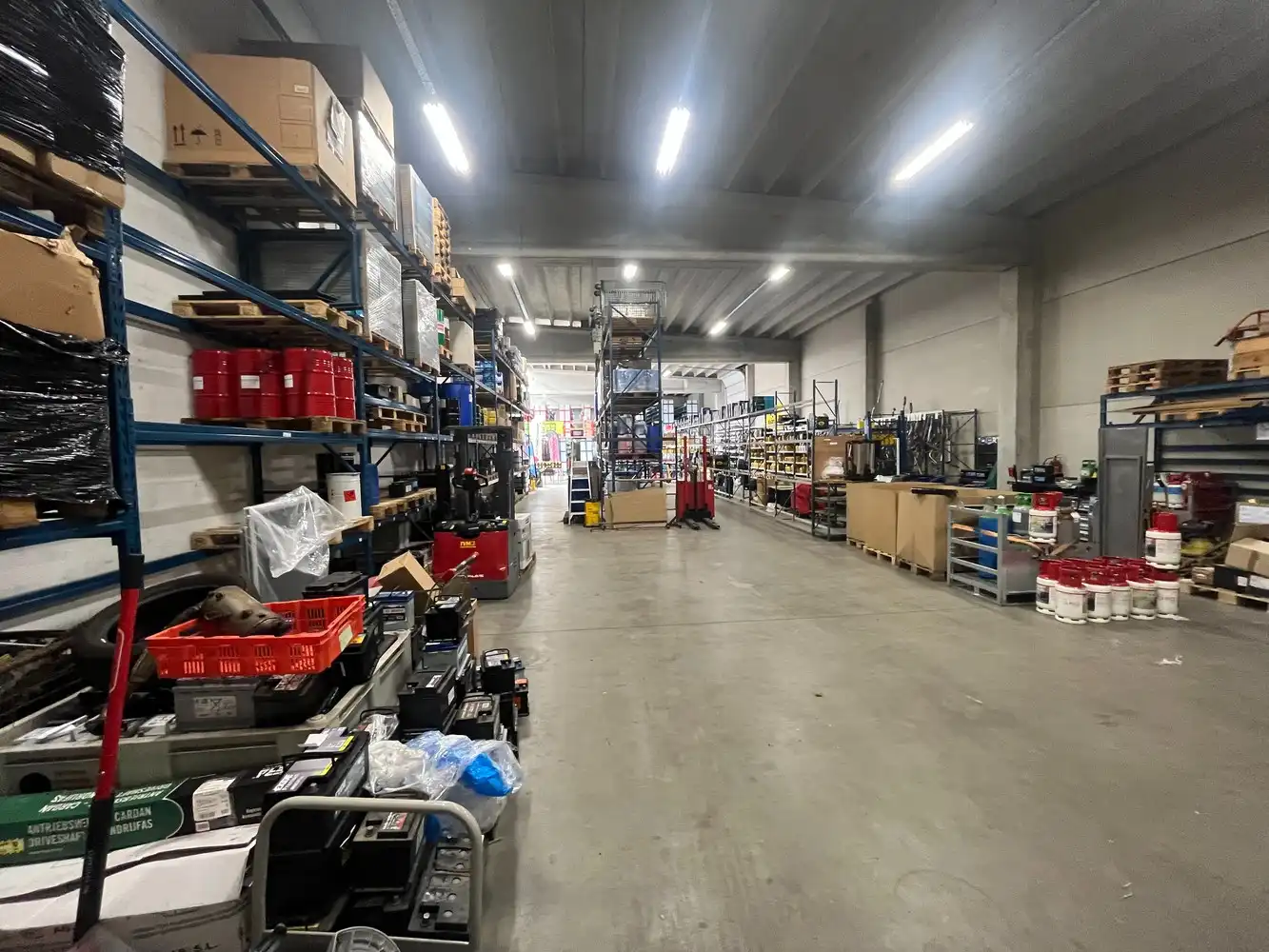 Showroom met opslagruimte foto 20