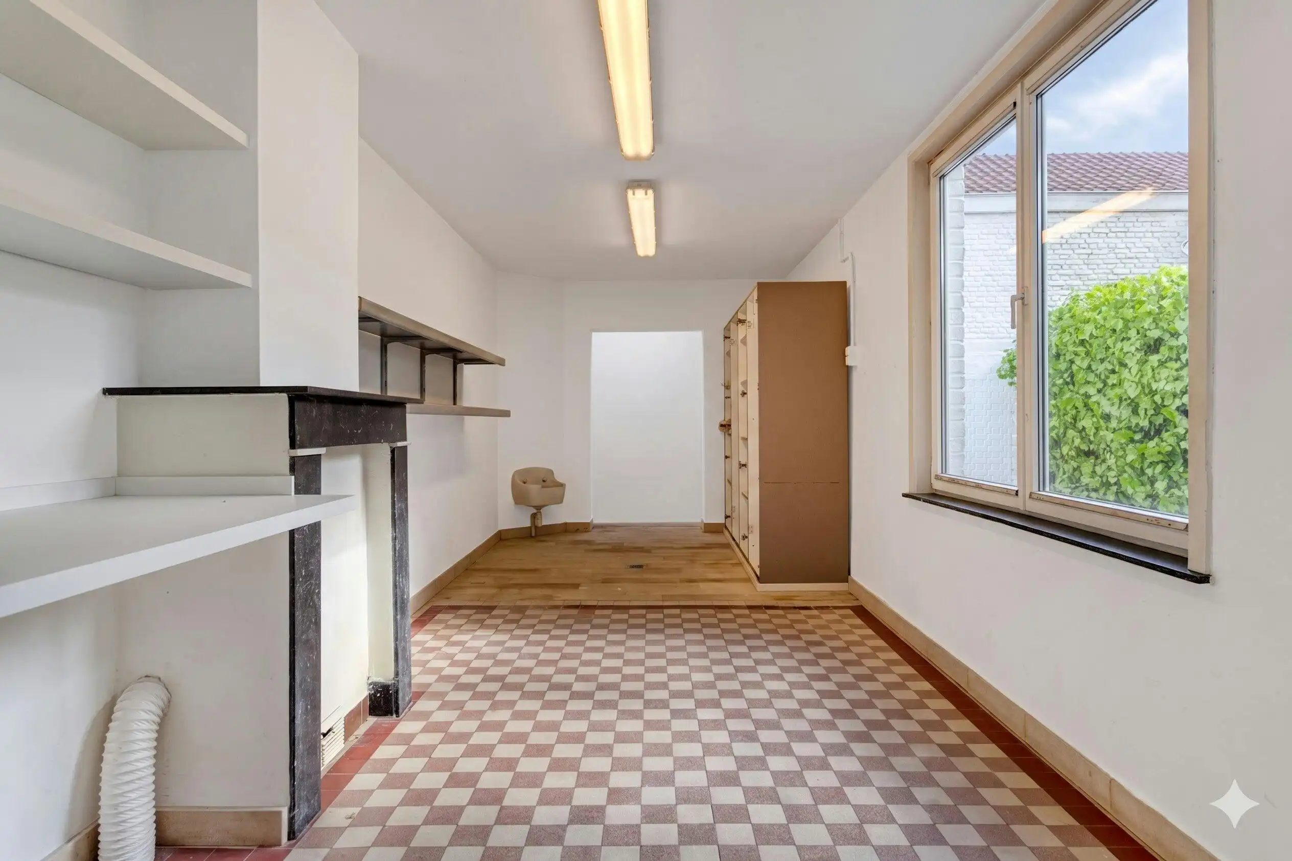 Bel-etage met 2 slaapkamers te koop op de Dam te Kortrijk! foto 12