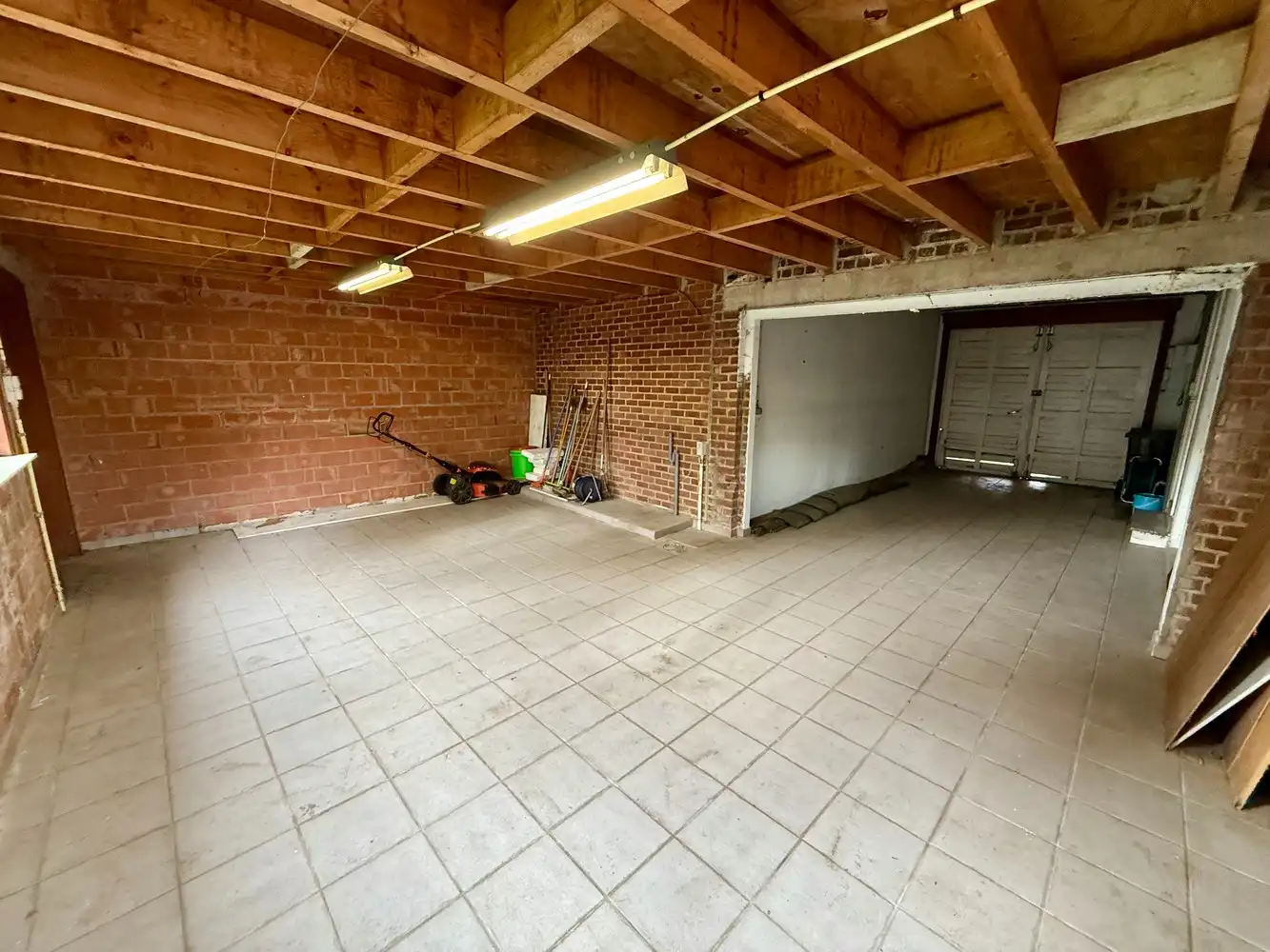 🏡 Te koop: te renoveren ruime villa met loods – unieke opportuniteit in Elst! foto 16