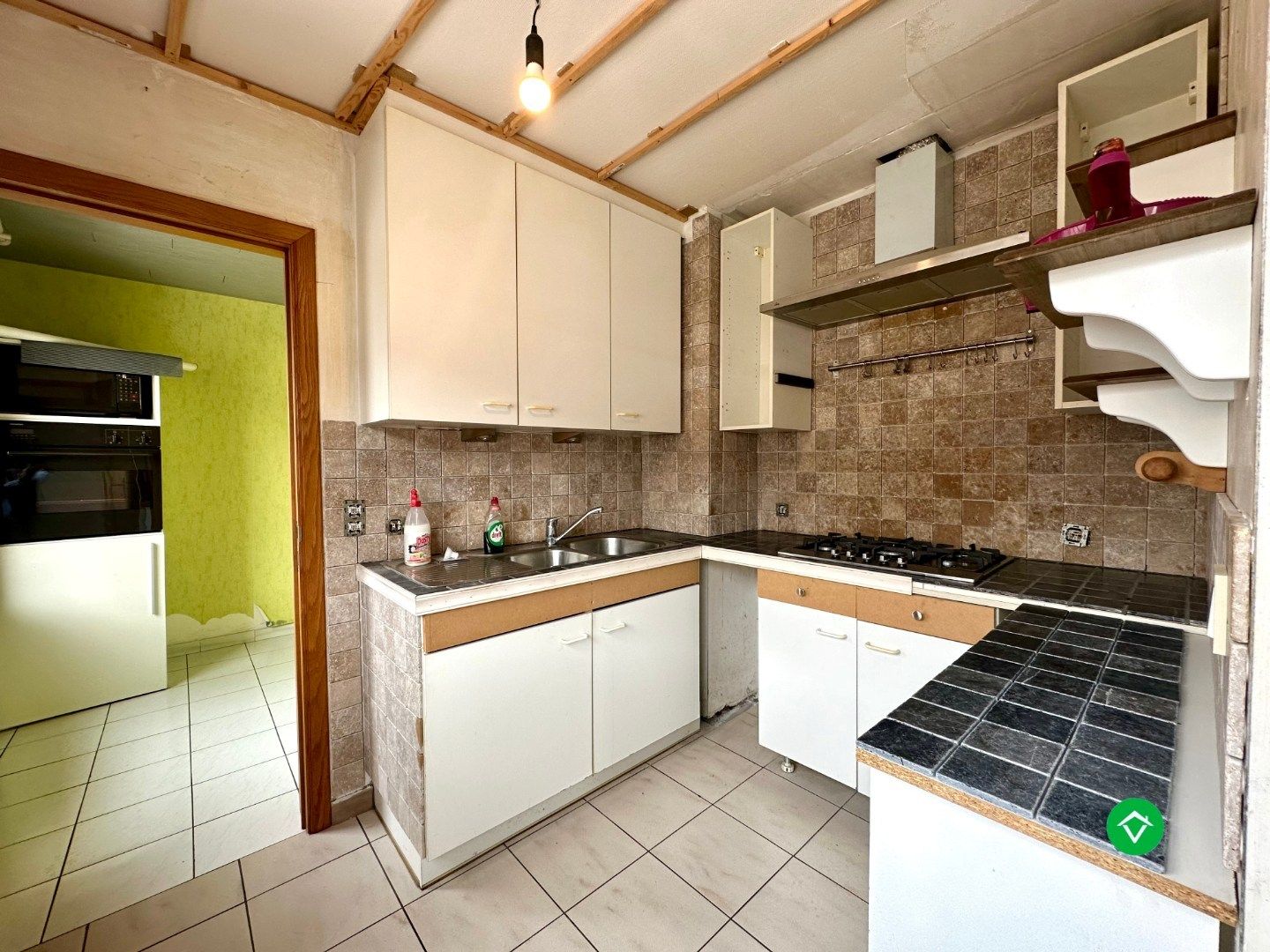 Ruim duplexappartement met terras en garage nabij centrum Roeselare foto 6