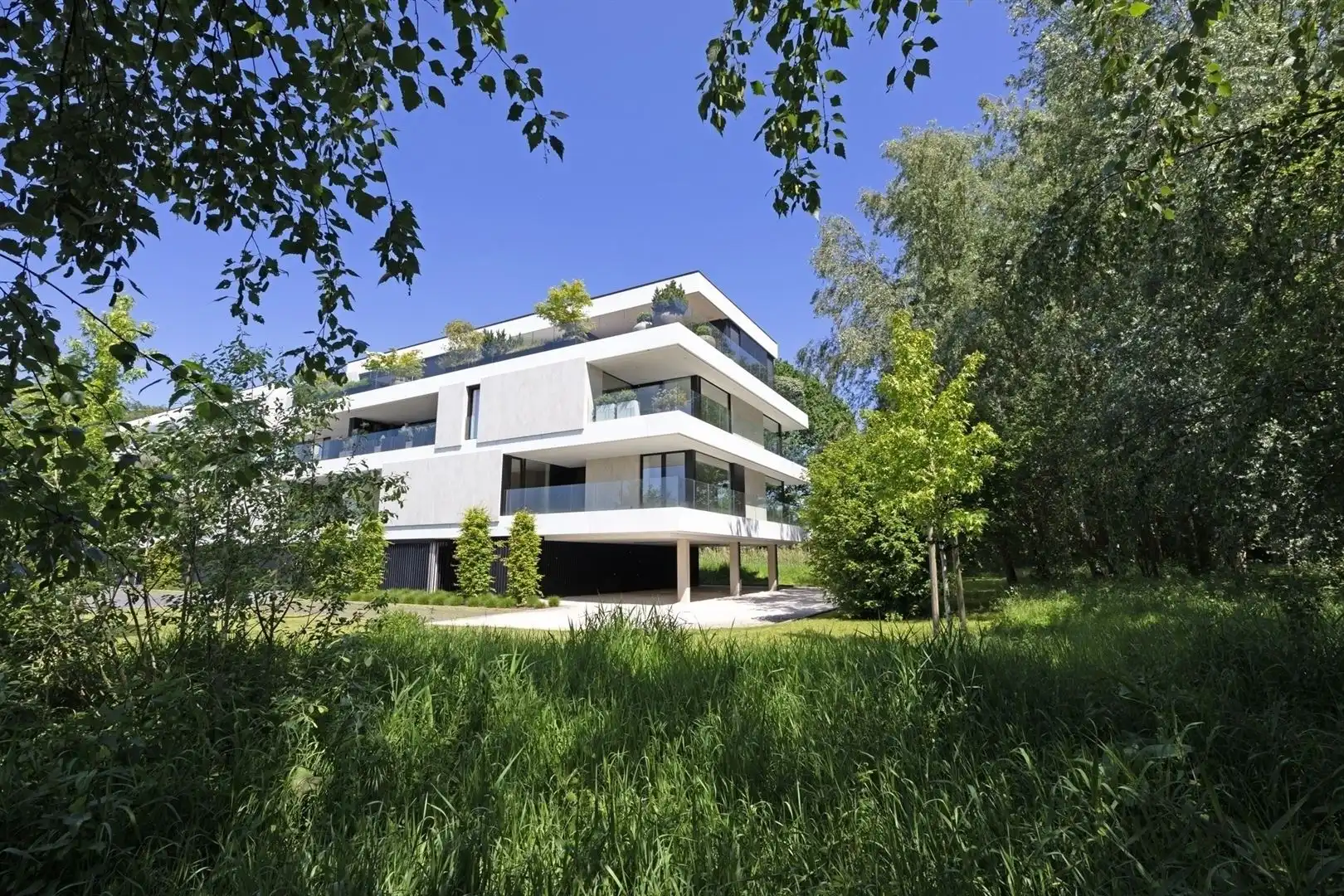 Lichtrijk appartement met uitzonderlijk zicht foto {{pictureIndex}}