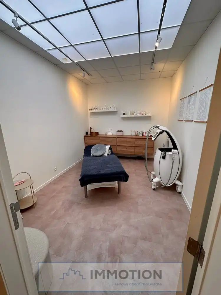 Handelspand te huur op zichtlocatie in Kortrijk! foto 7