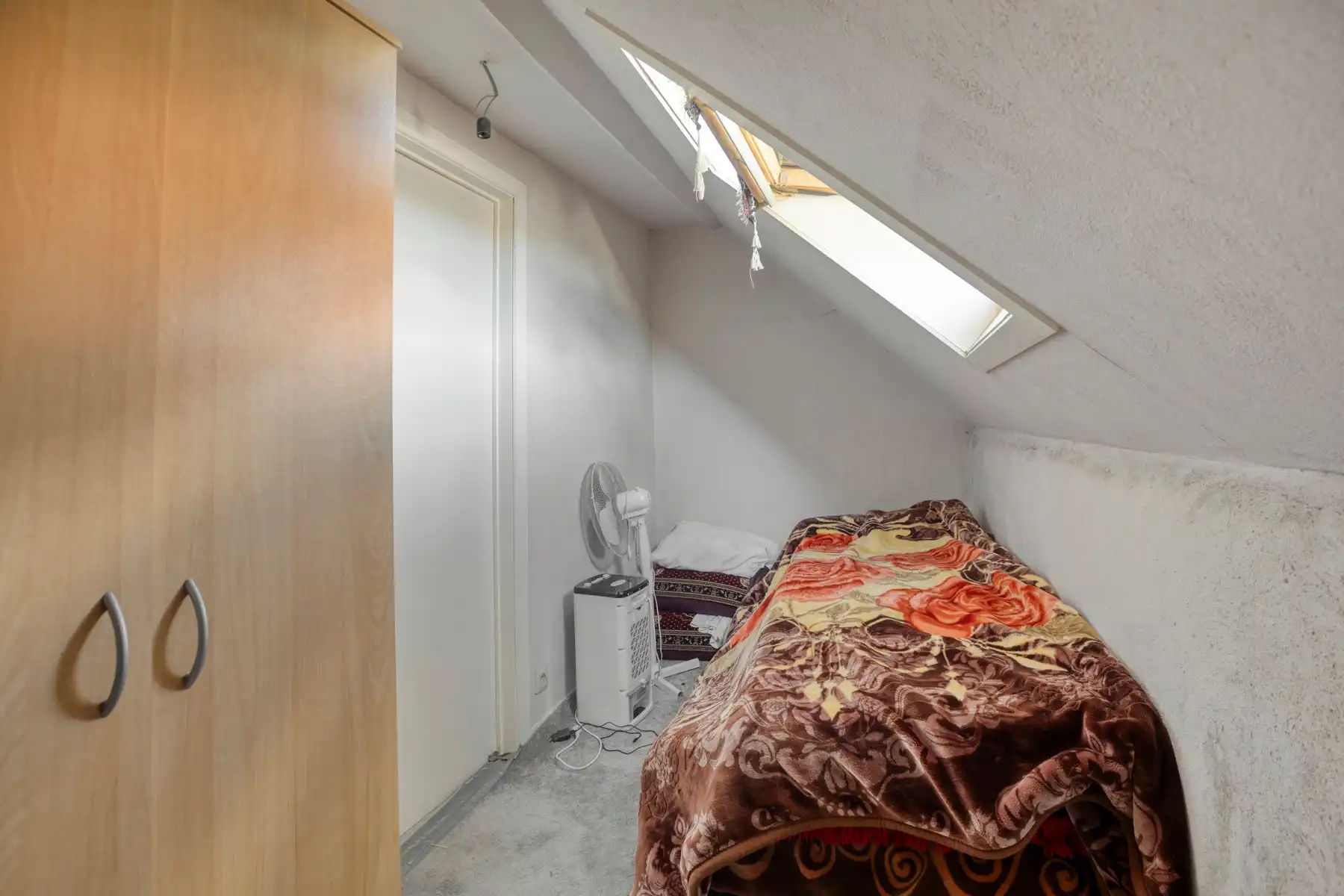 Op te frissen woning met tuin foto 11