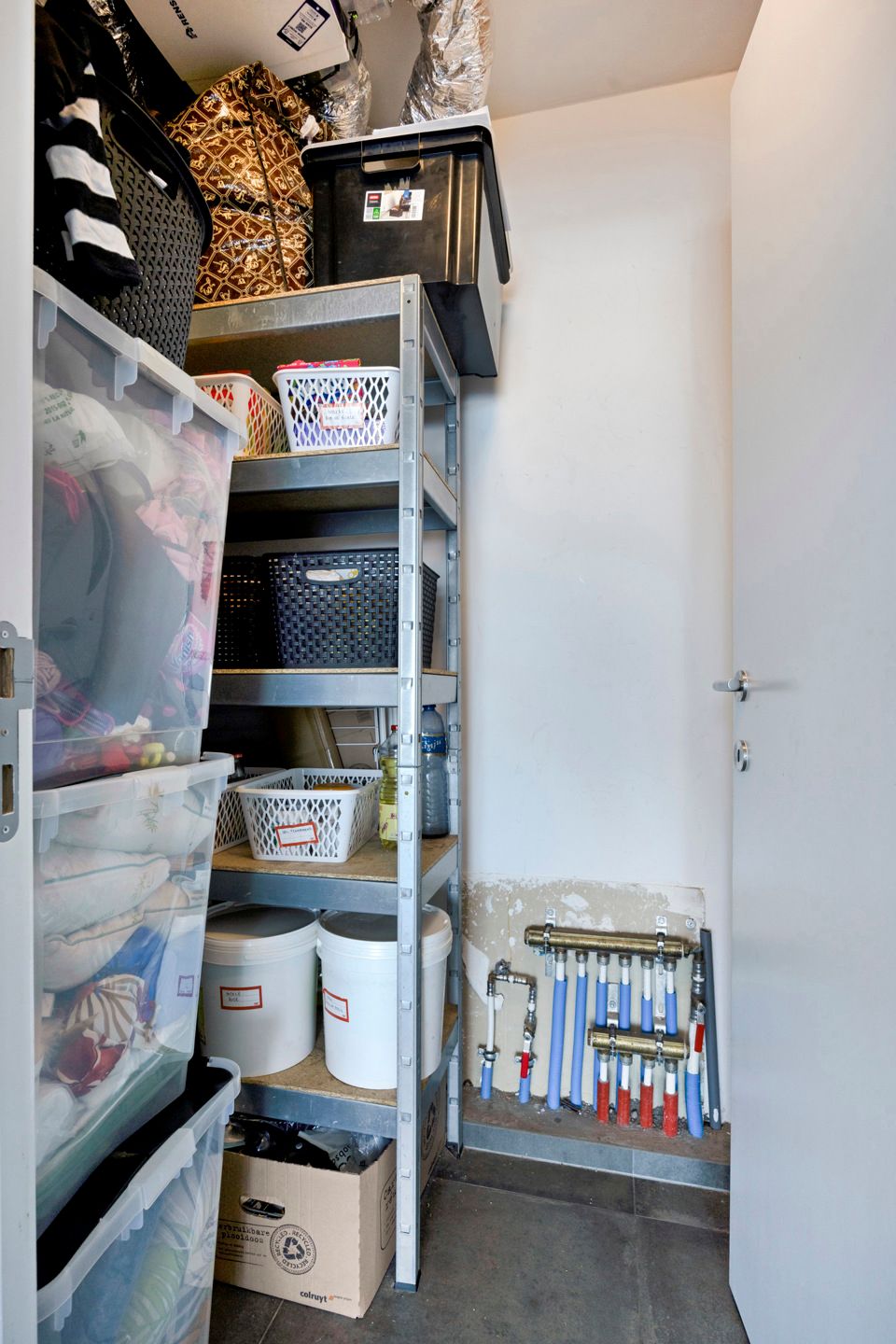 Recent appartement met 2 slaapkamers & parking foto 14