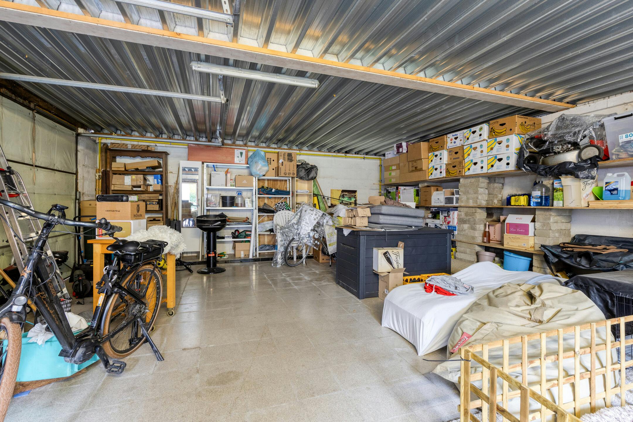 Gerenoveerd huis met 4 kamers te koop in Waregem foto 25