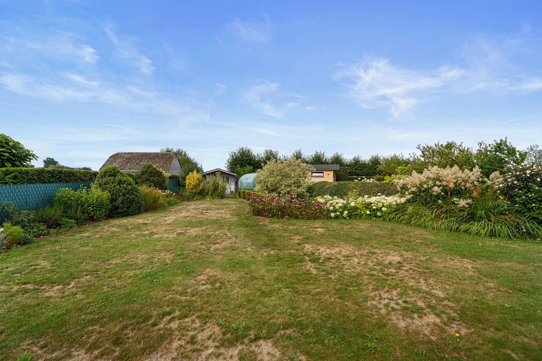 Mooie gezinswoning met zicht op velden en rustige ligging foto 15