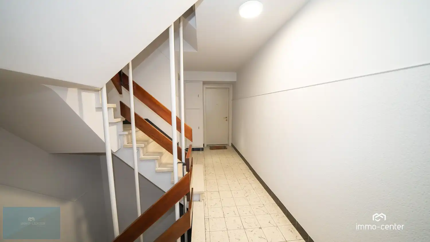 Te huur – Ruim 2-slaapkamerappartement met autostaanplaats in het centrum van Genk foto 5