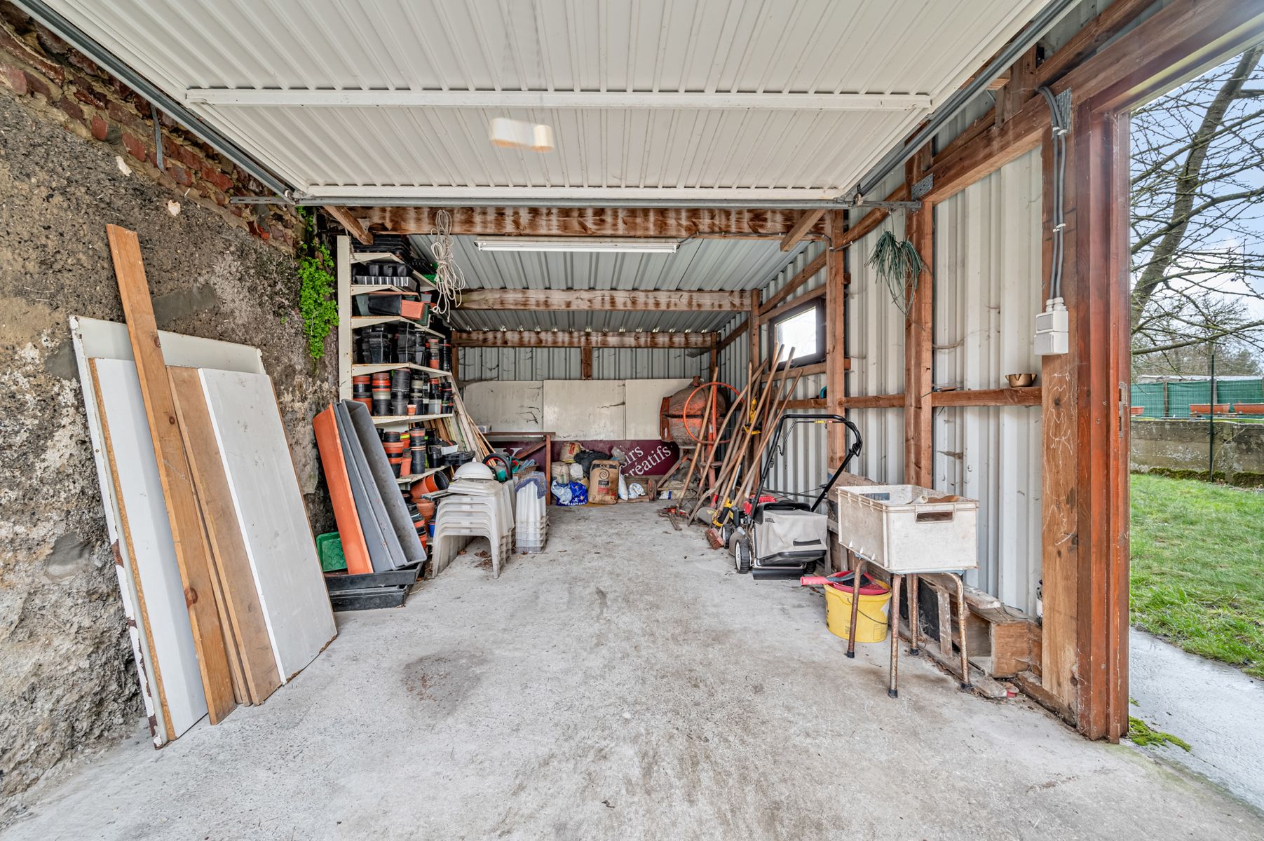 Ruime woning met bijgebouwen voor zelfstandige activiteit foto 25