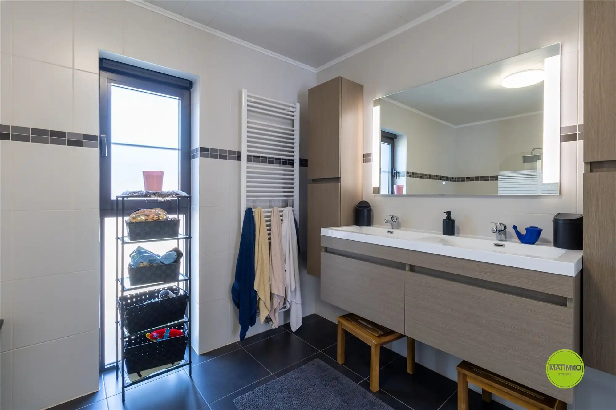 Modern wonen met zonnige tuin en private parkeerplaats foto 12