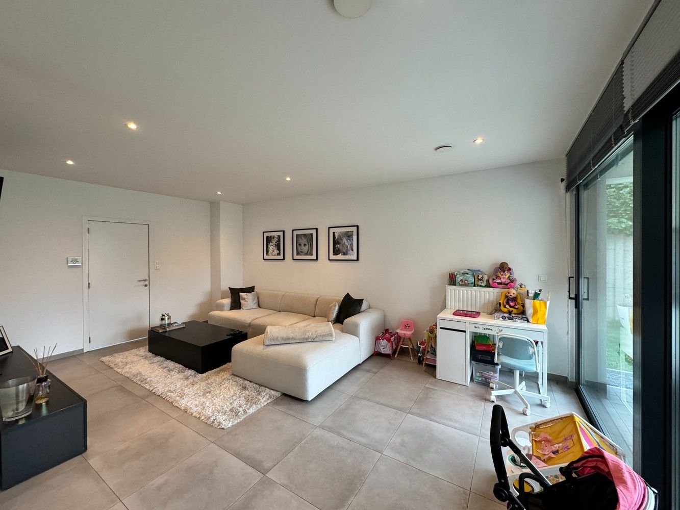 Moderne woning met garage en dubbele toegang in hartje Lanaken foto 3